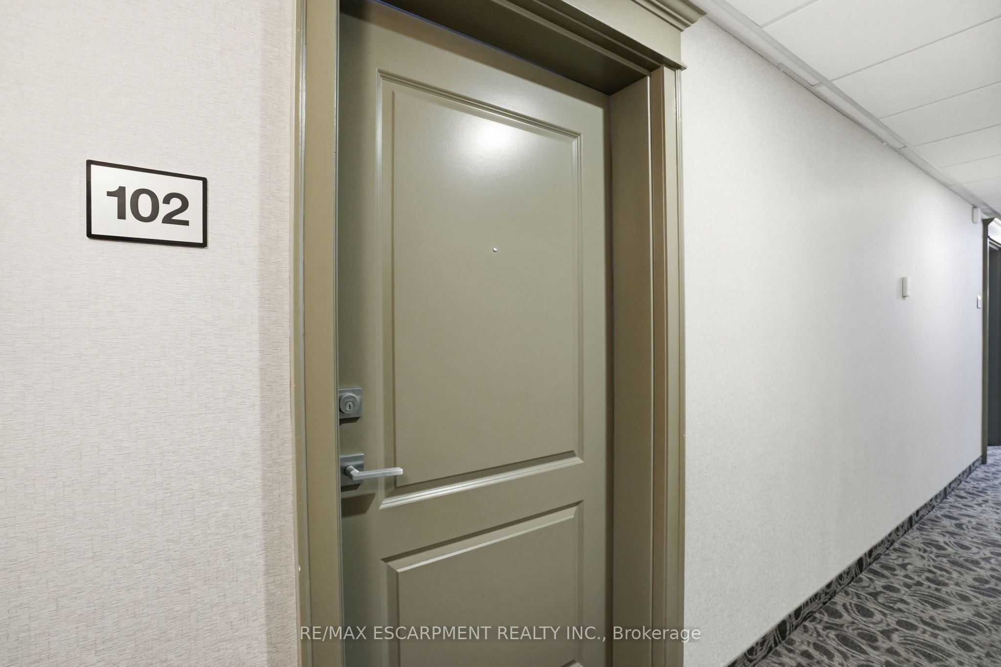 125 Shoreview Placeway 102, Hamilton, ON L8E 0K3