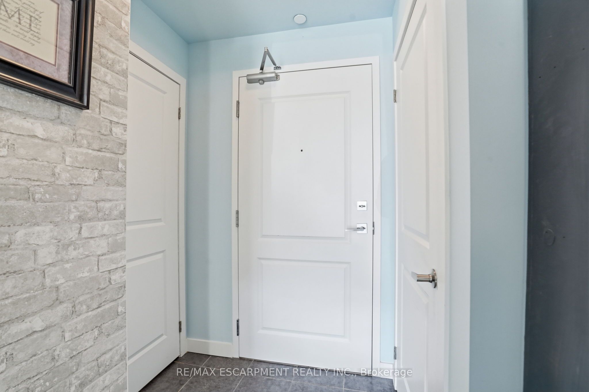 125 Shoreview Placeway 102, Hamilton, ON L8E 0K3 photo 2