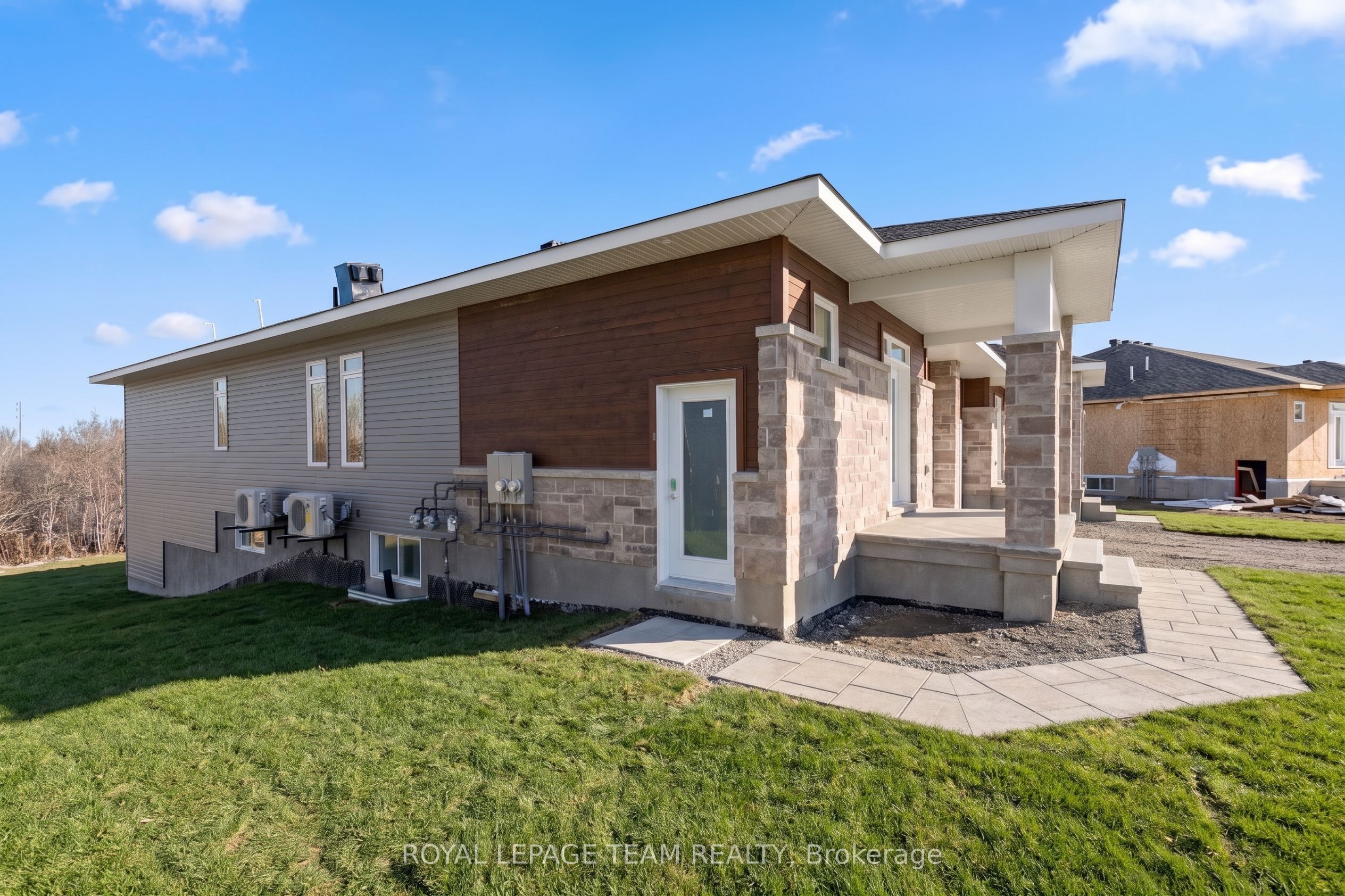 1132 Moore Street 1, Brockville, ON K6V 0H2 photo 3