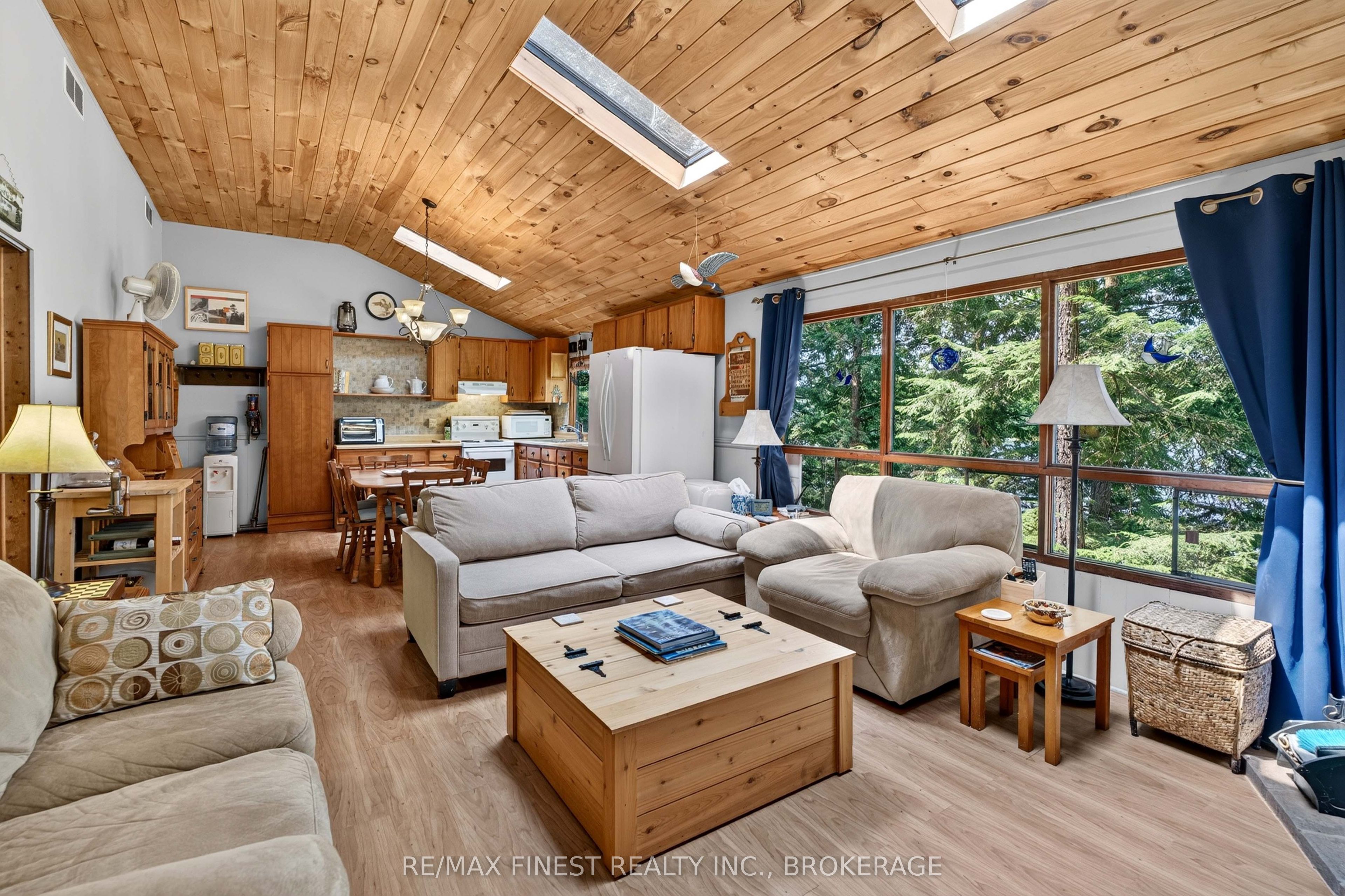 701 Davern Lane, Tay Valley, ON K0H 2B0 photo 3