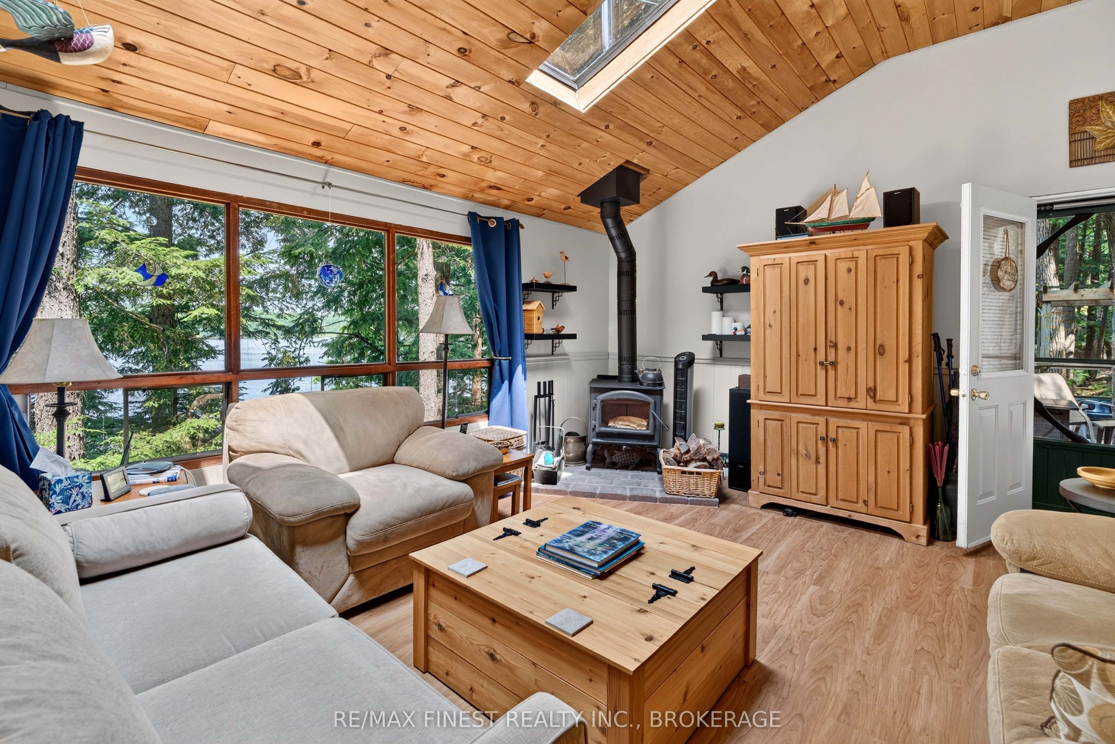 701 Davern Lane, Tay Valley, ON K0H 2B0 photo 4