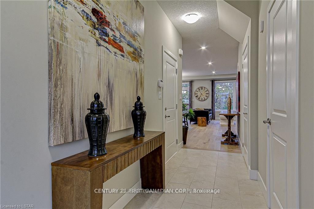 177 Edgevalley Road, London East, ON N5V 0C5 photo 2