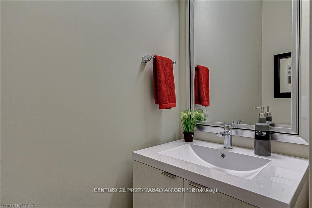 177 Edgevalley Road, London East, ON N5V 0C5 photo 3