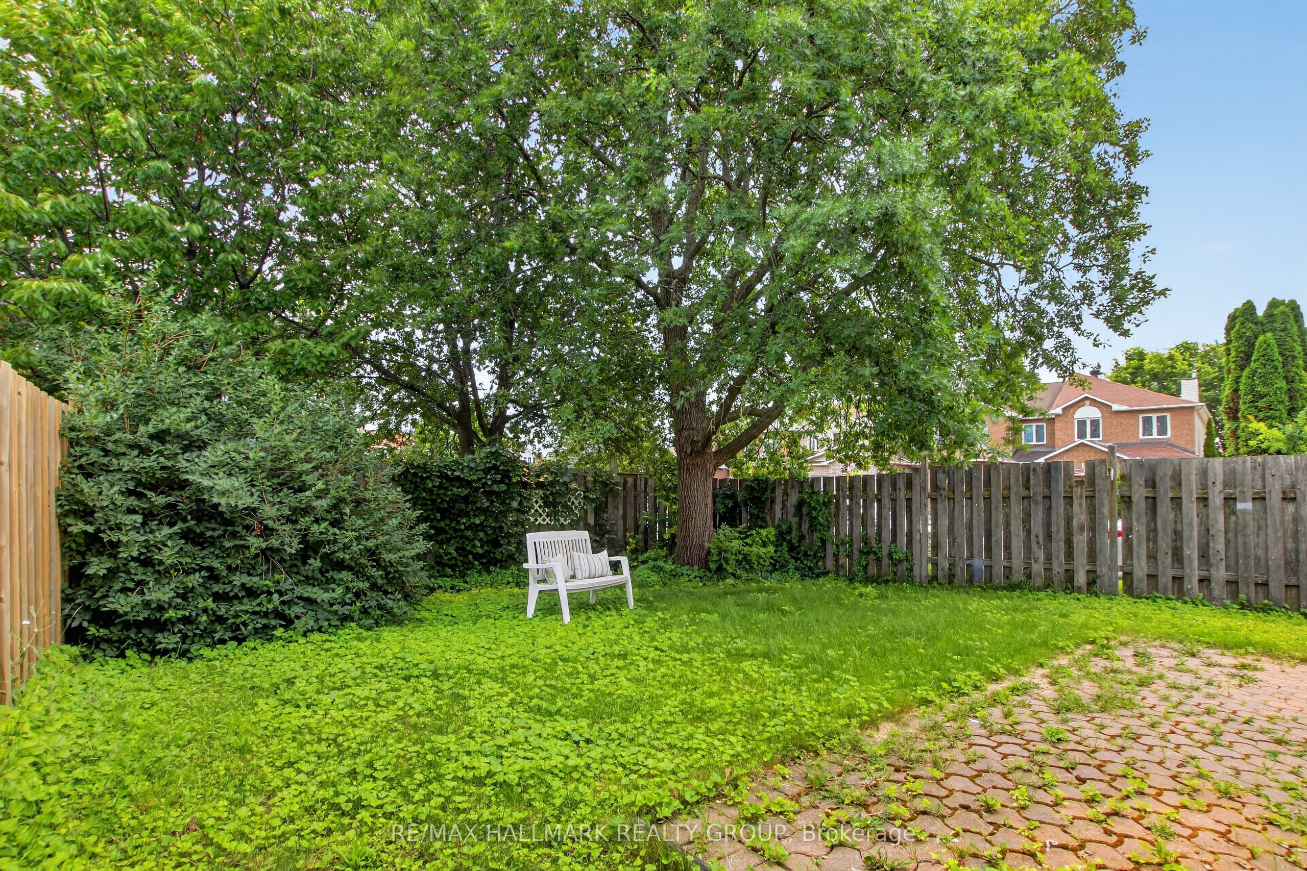 23 Whitegate Crescent, Barrhaven, ON K2J 4B6