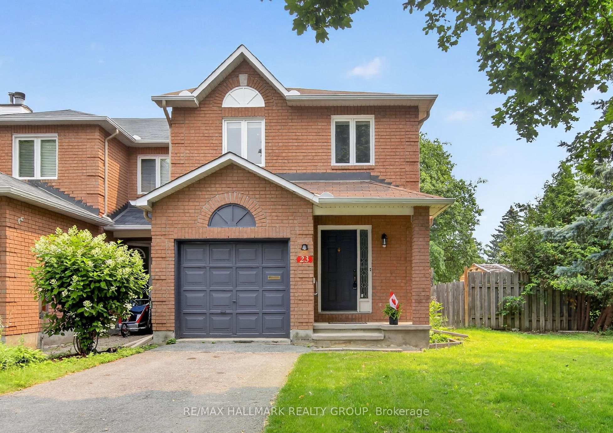 23 Whitegate Crescent, Barrhaven, ON K2J 4B6 photo 2