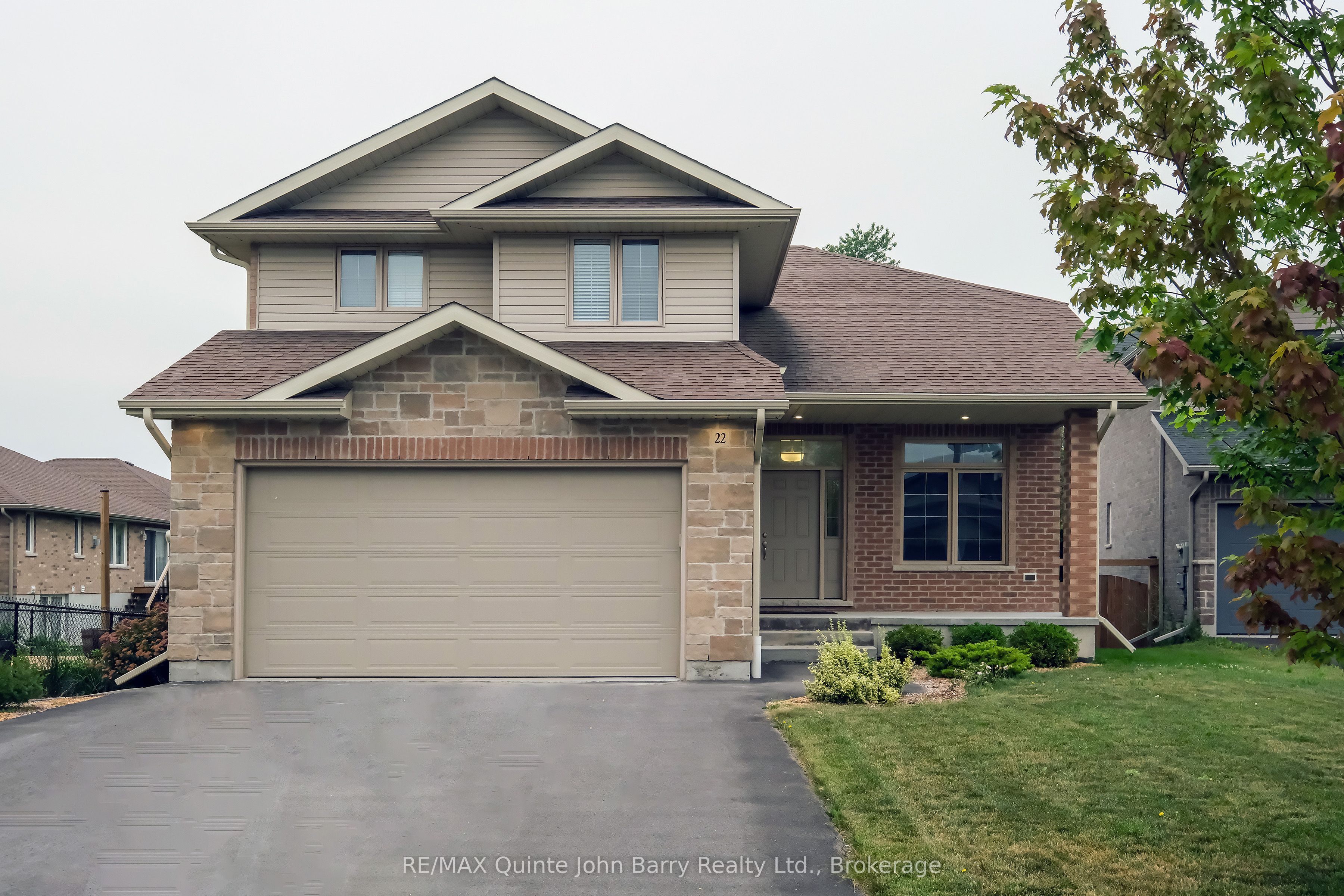 22 Granby Court, Belleville, ON K8N 0G6 photo 2