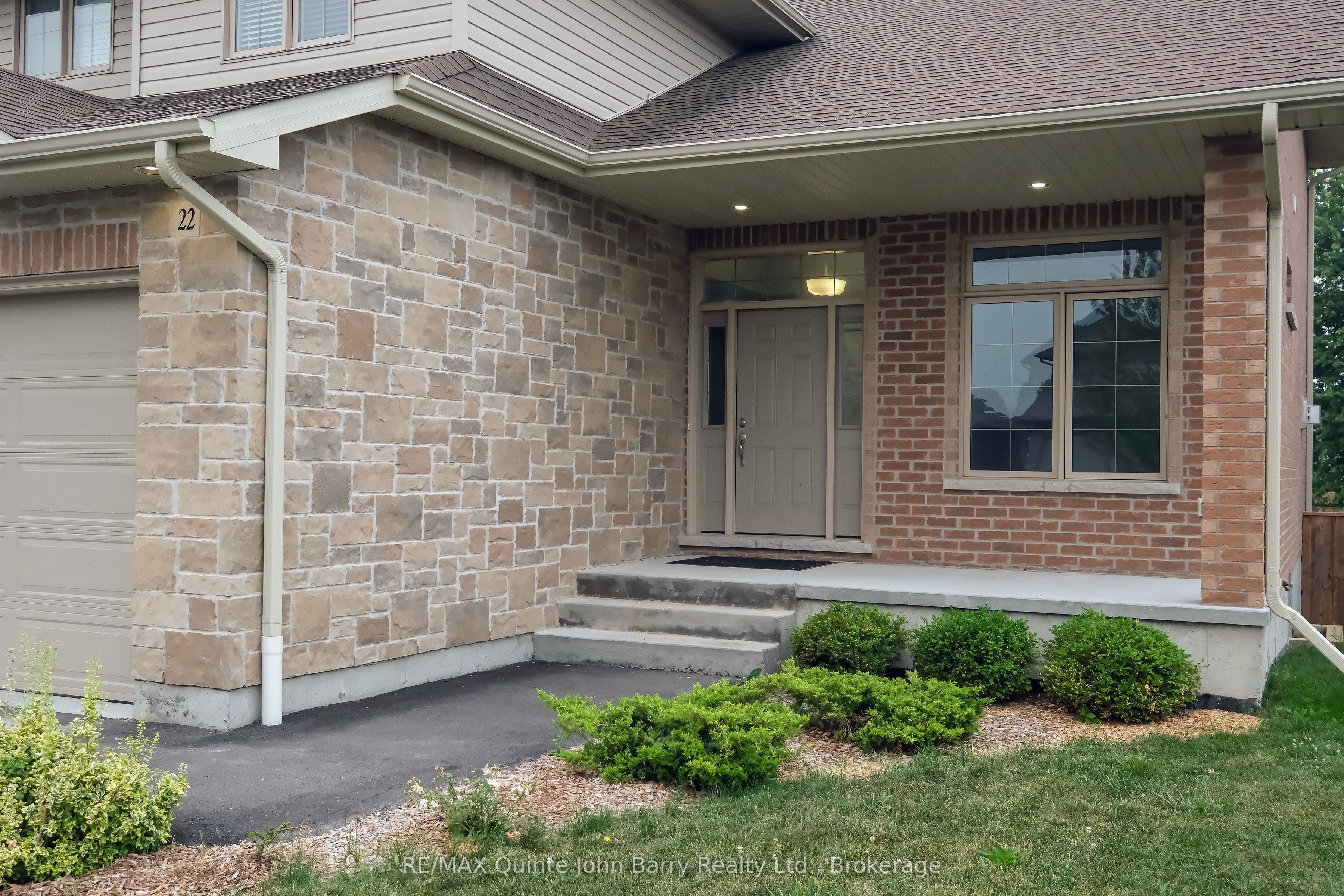 22 Granby Court, Belleville, ON K8N 0G6 photo 3