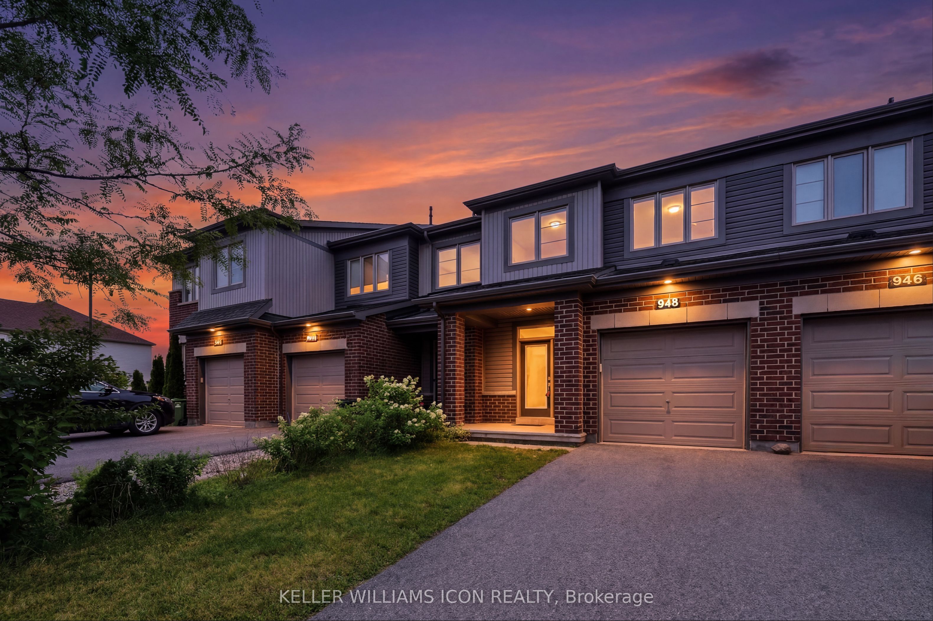 948 Kilbirnie Drive, Barrhaven, ON K2J 6G2