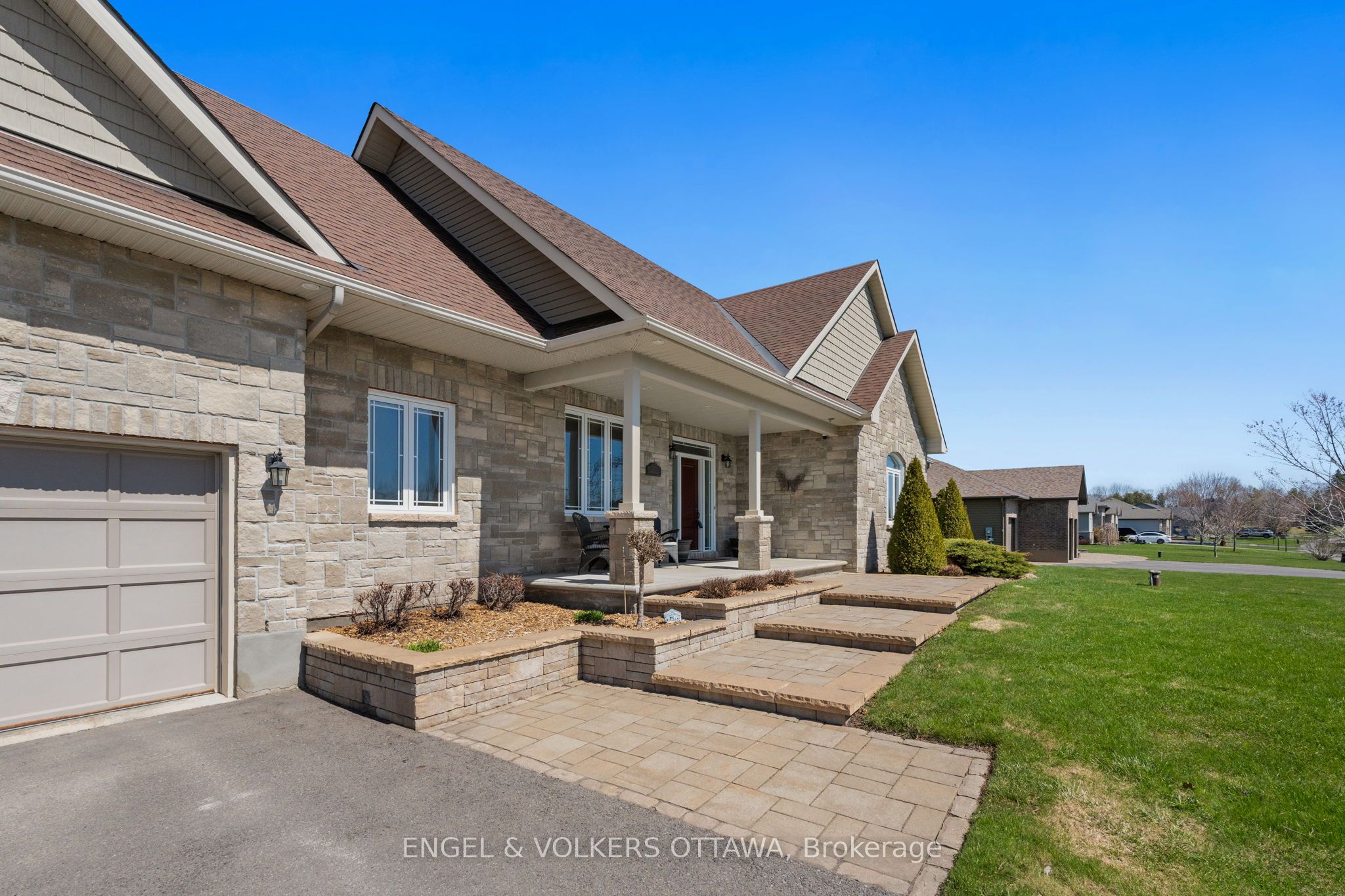 5579 Lombardy Drive, Greely - Metcalfe - Osgoode - Vernon and Area, ON K0A 2W0 photo 2