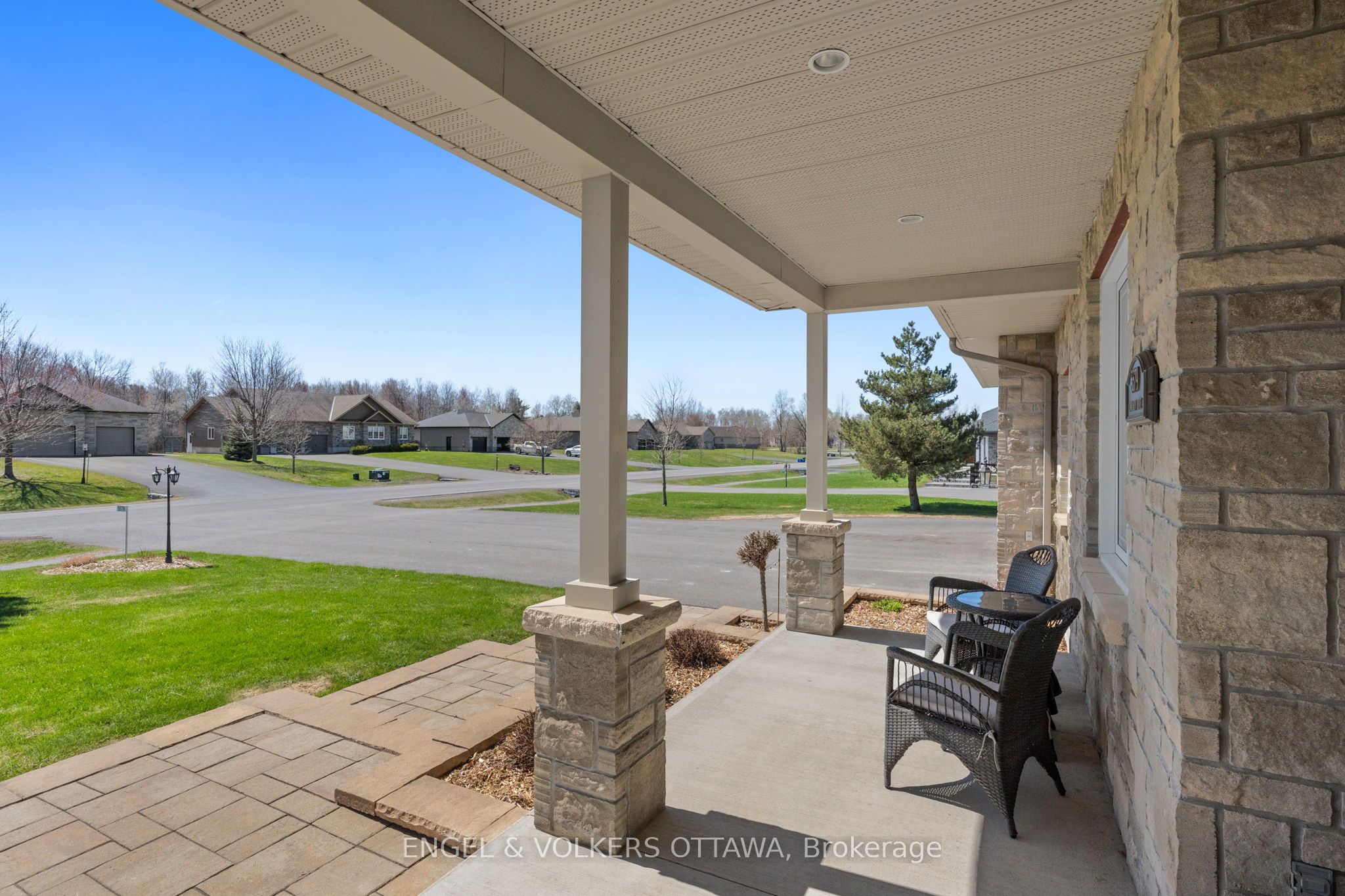 5579 Lombardy Drive, Greely - Metcalfe - Osgoode - Vernon and Area, ON K0A 2W0 photo 4