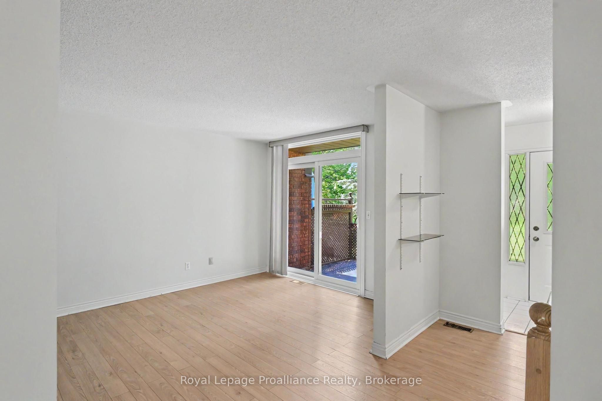245 Elgin Street W 201, Cobourg, ON K9A 5M1 photo 4