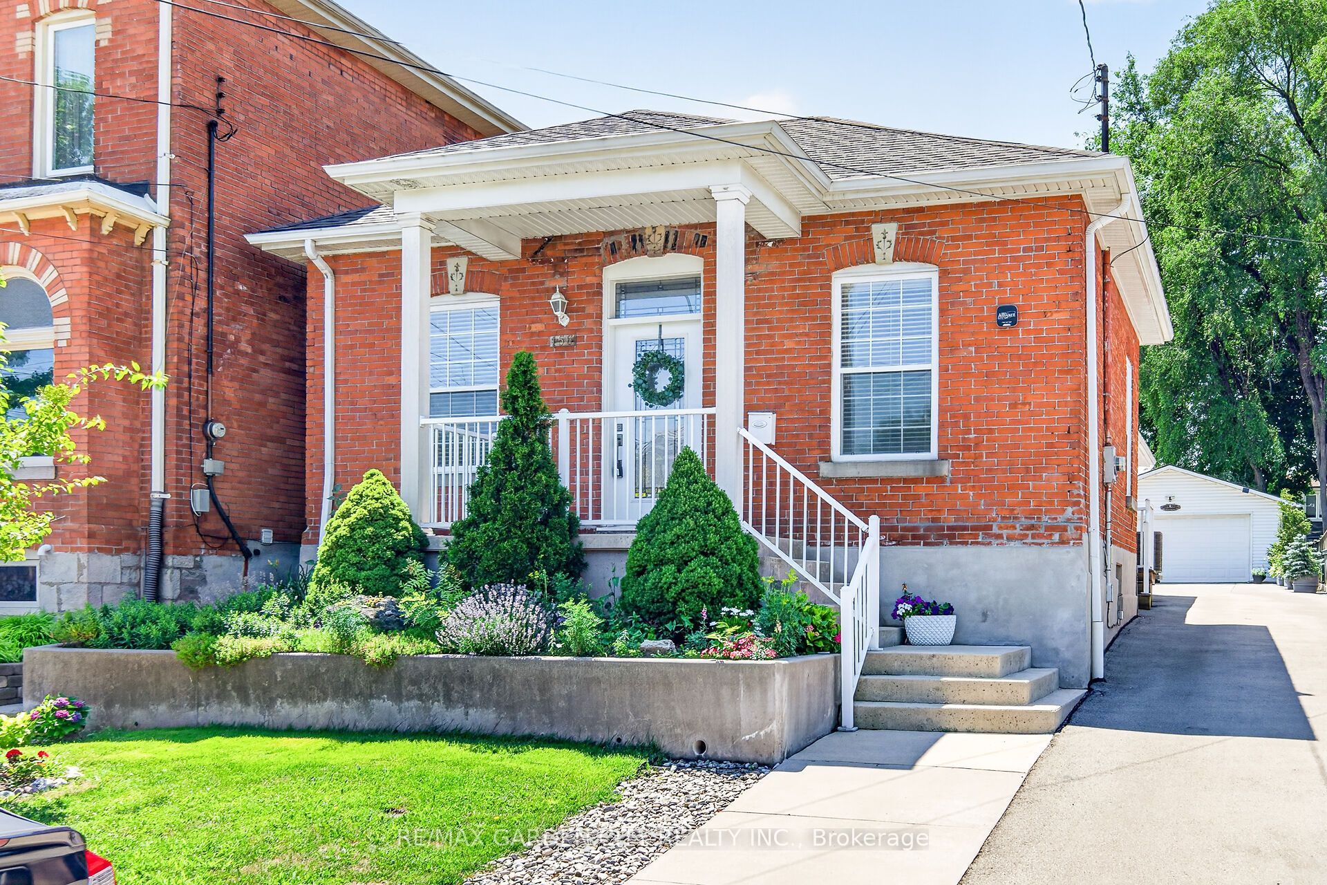 156 SIMCOE Street E, Hamilton, ON L8L 3N8