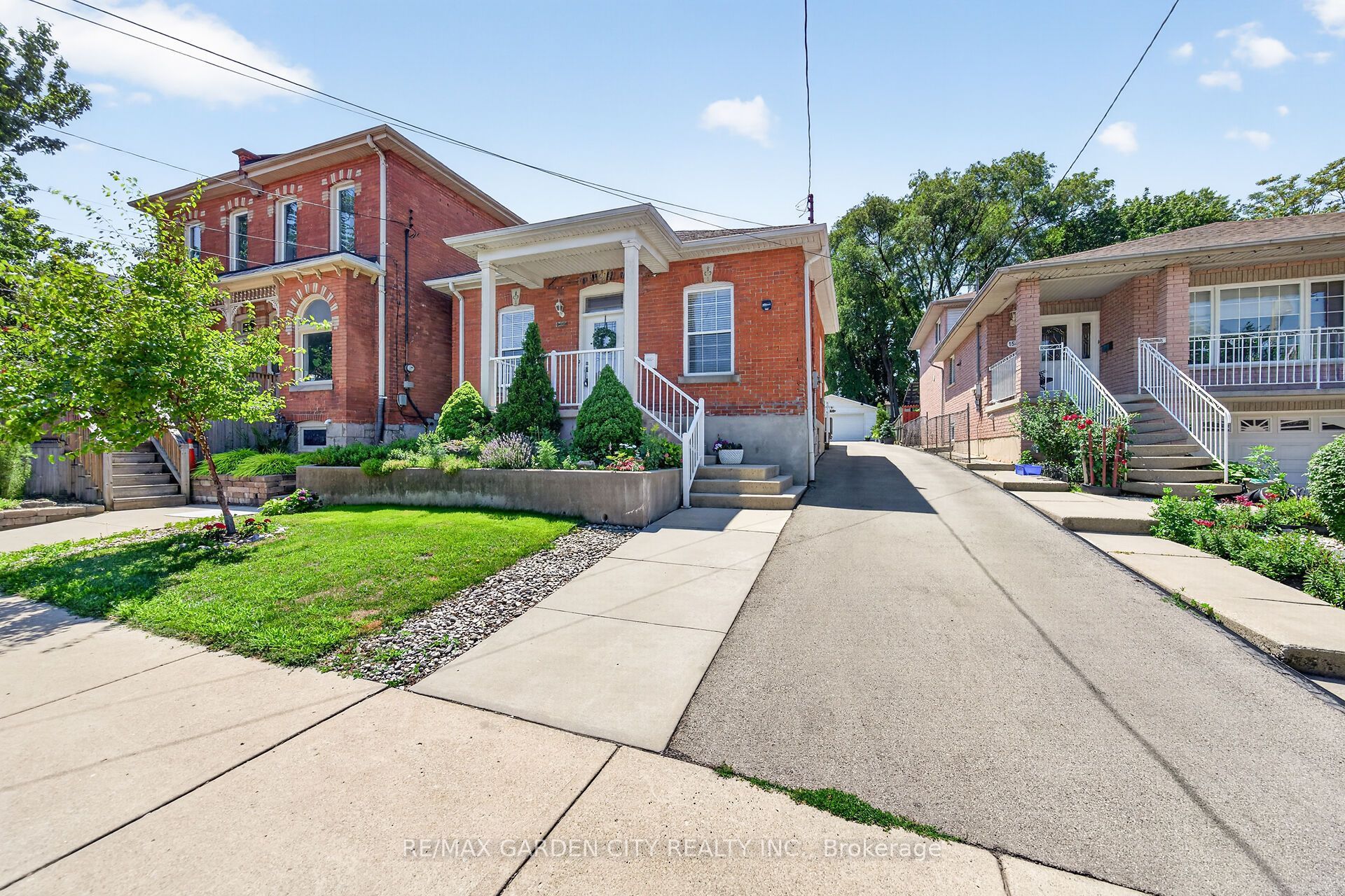 156 SIMCOE Street E, Hamilton, ON L8L 3N8 photo 3