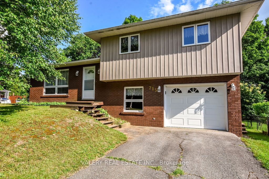 215 Fraser Street, Gravenhurst, ON P1P 1C9