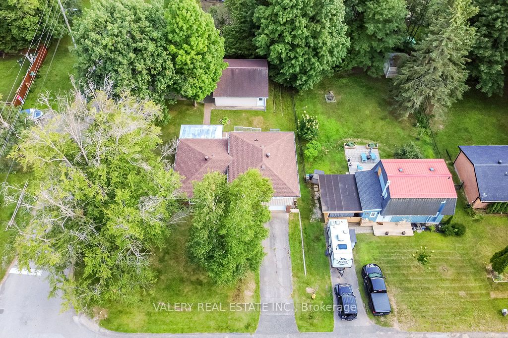 215 Fraser Street, Gravenhurst, ON P1P 1C9 photo 2