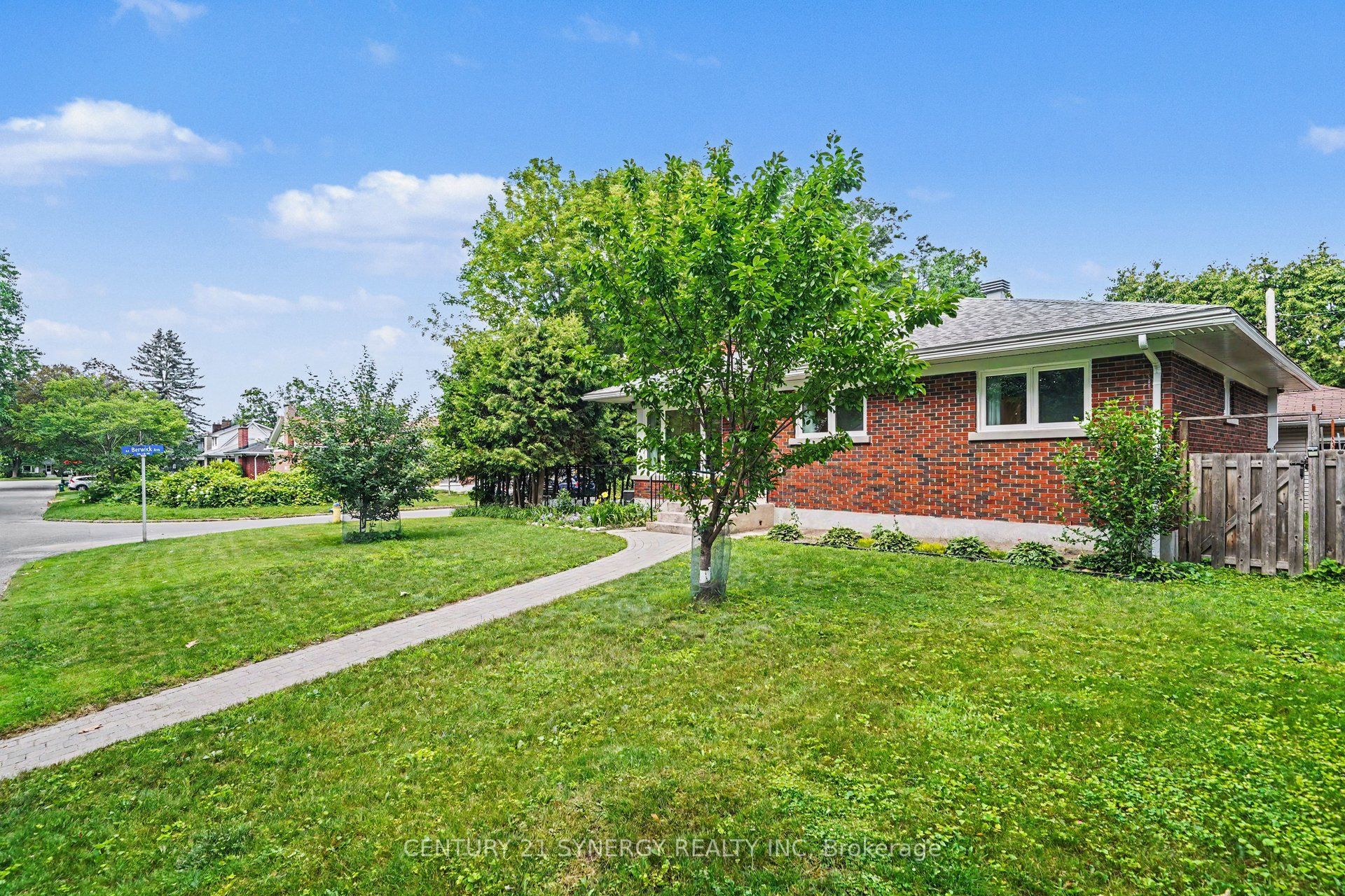 1225 Major Street, Belair Park - Copeland Park and Area, ON K2C 2S3 photo 2