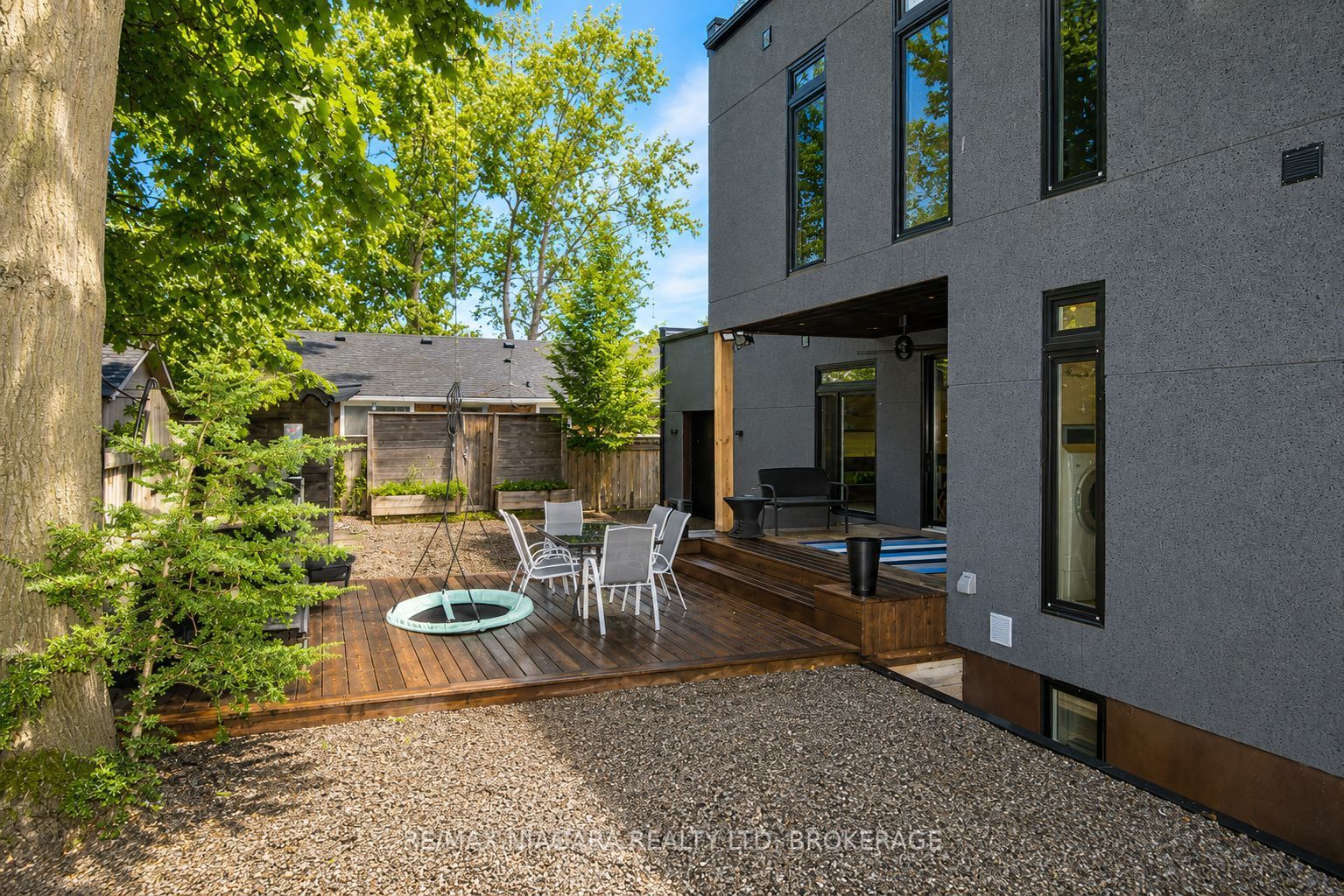 1 Timber Lane, St. Catharines, ON L2N 7R7 photo 2