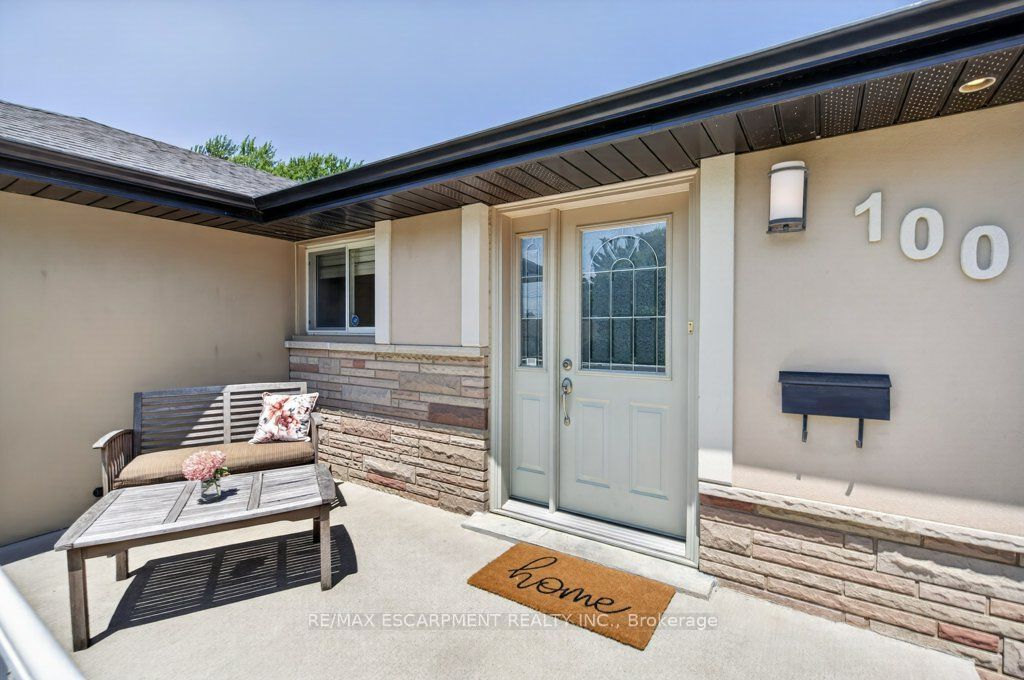 100 Alderson Drive, Hamilton, ON L9B 1G5 photo 2