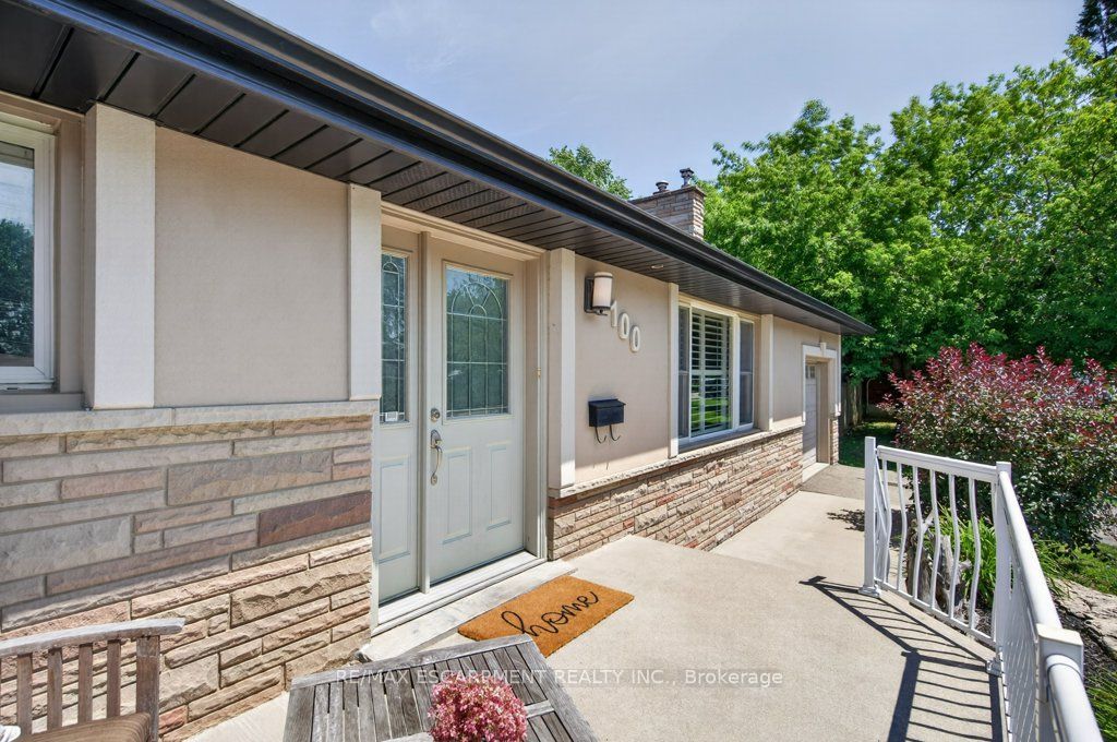 100 Alderson Drive, Hamilton, ON L9B 1G5 photo 3