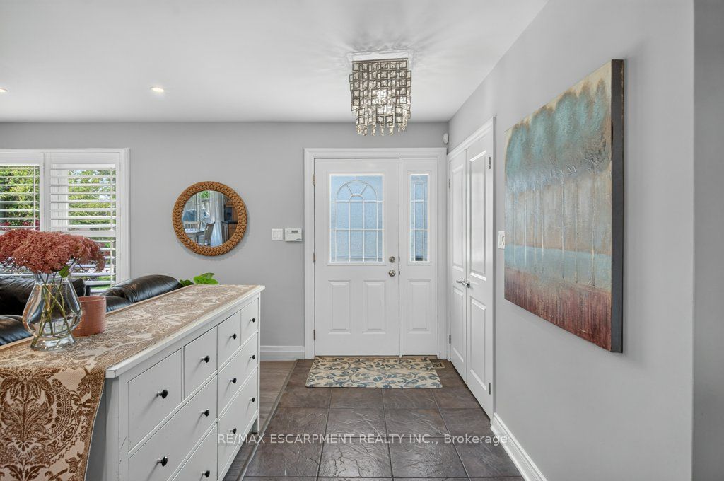 100 Alderson Drive, Hamilton, ON L9B 1G5 photo 4