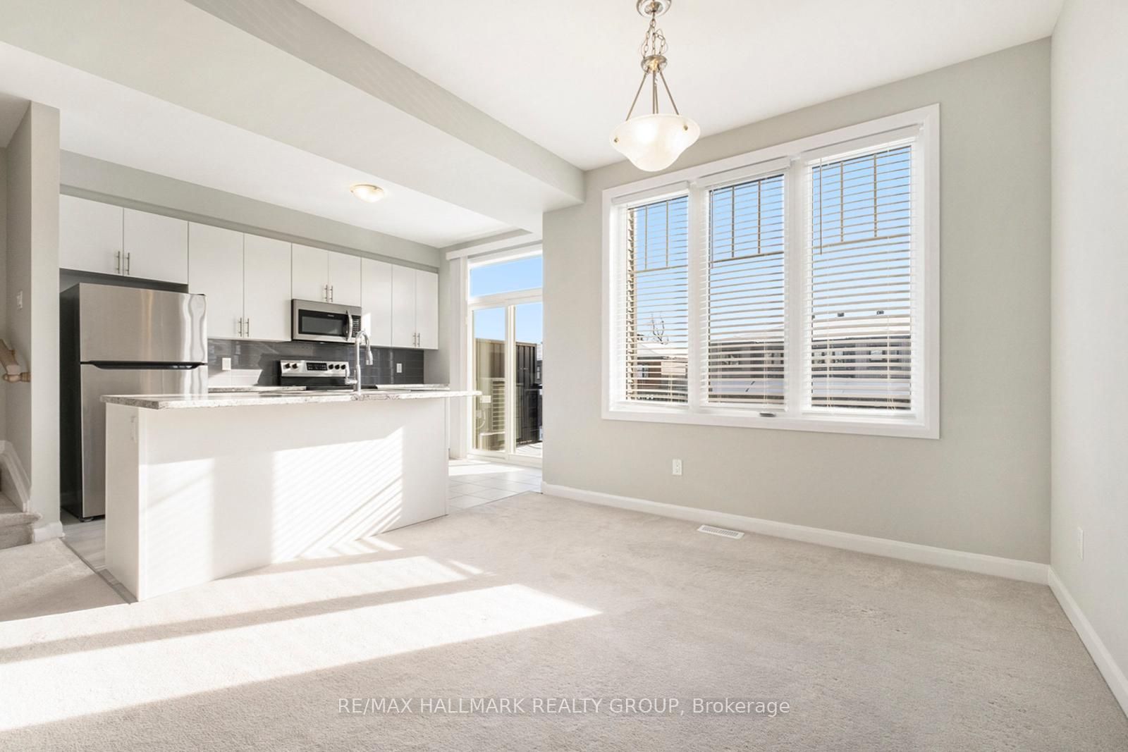 48 Teelin Circle, Barrhaven, ON K2J 6V1 photo 5