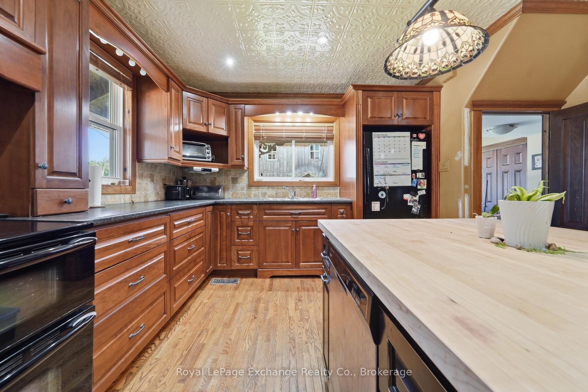 28 Wickham Street, Kincardine, ON N0G 2T0 photo 2