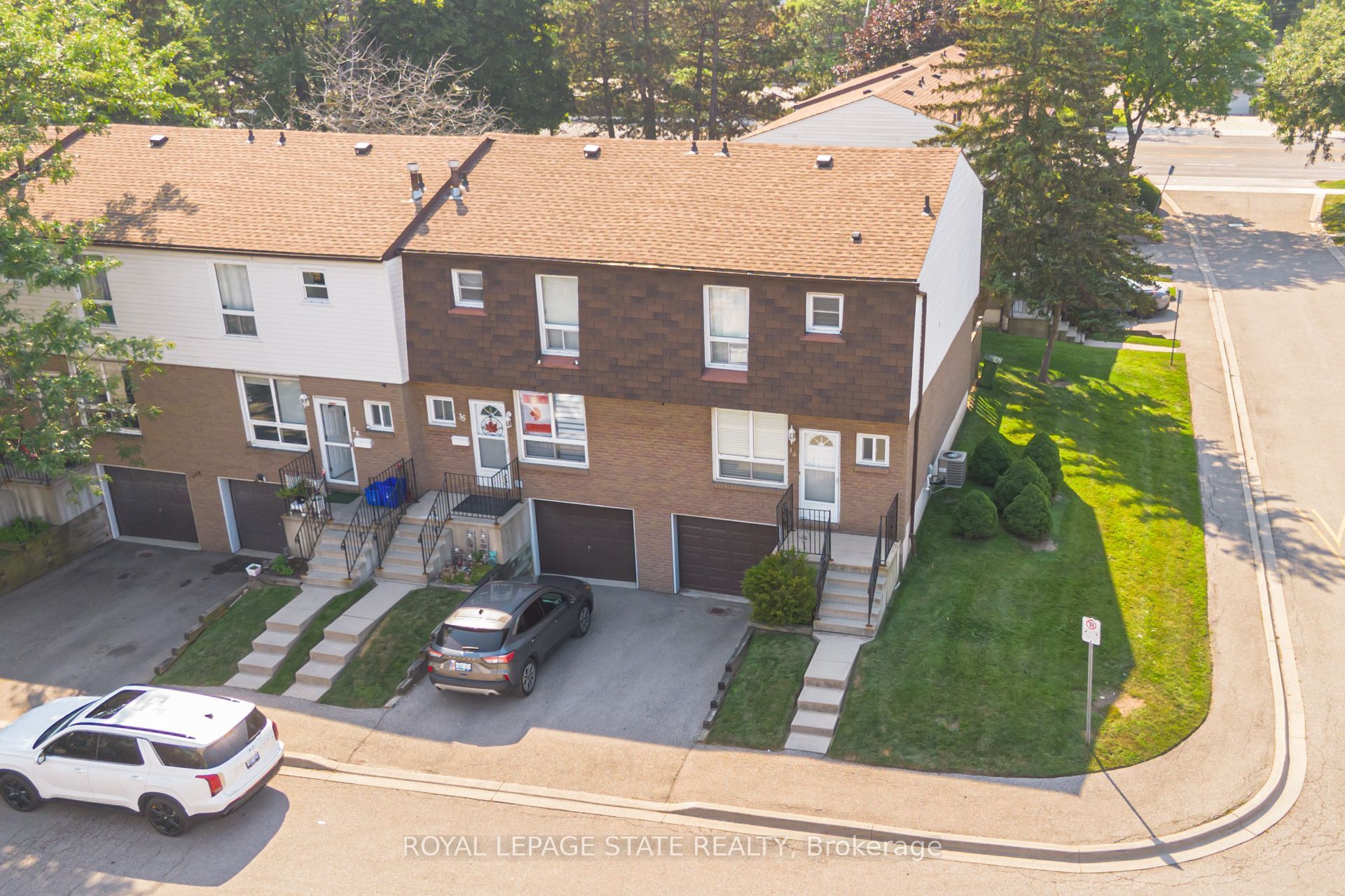 1301 Upper Gage Avenue 34, Hamilton, ON L8W 1E5 photo 2