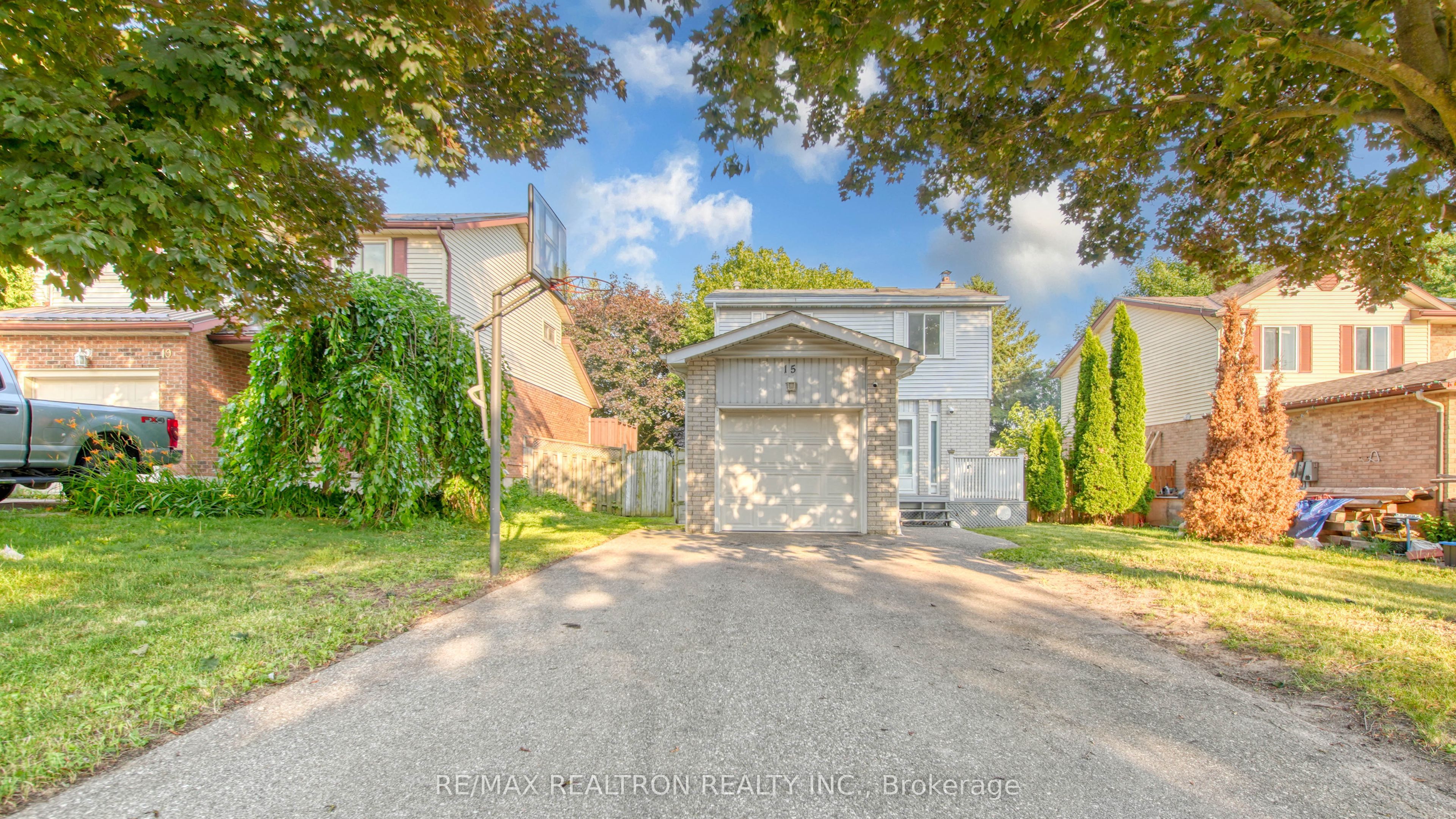 15 Glendan Court, Cambridge, ON N1R 7N4 photo 3