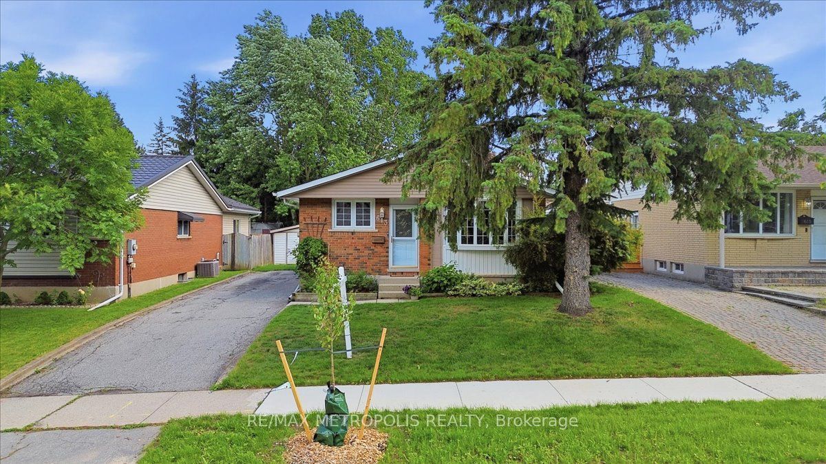 615 Dogwood Lane, Waterloo, ON N2L 4Y2 photo 2