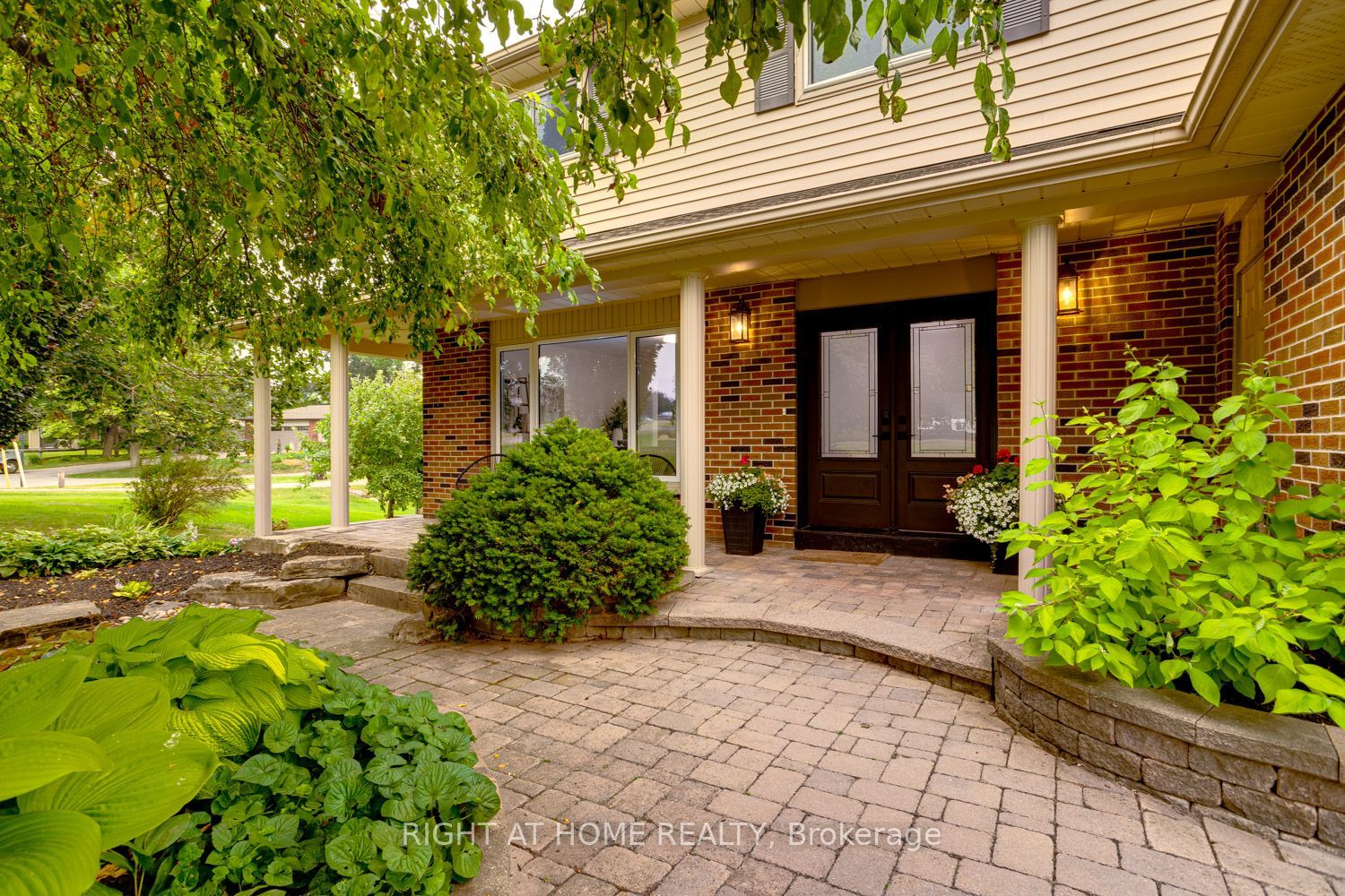 63 Robinglade Avenue, Kawartha Lakes, ON L0C 1G0 photo 2