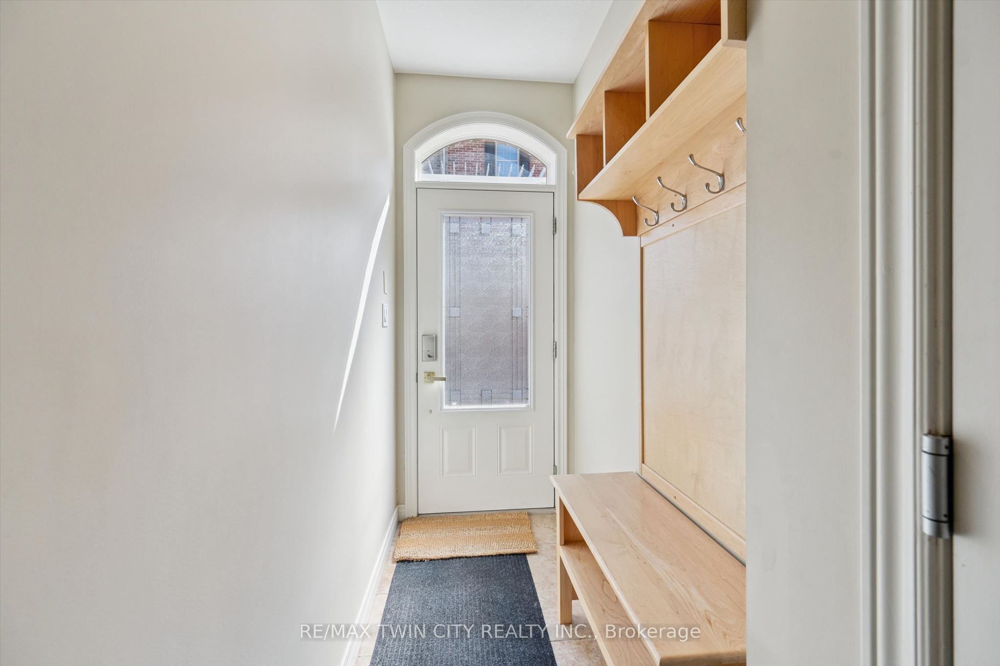 4 Cheltenham Mews, Kitchener, ON N2H 0B2 photo 3