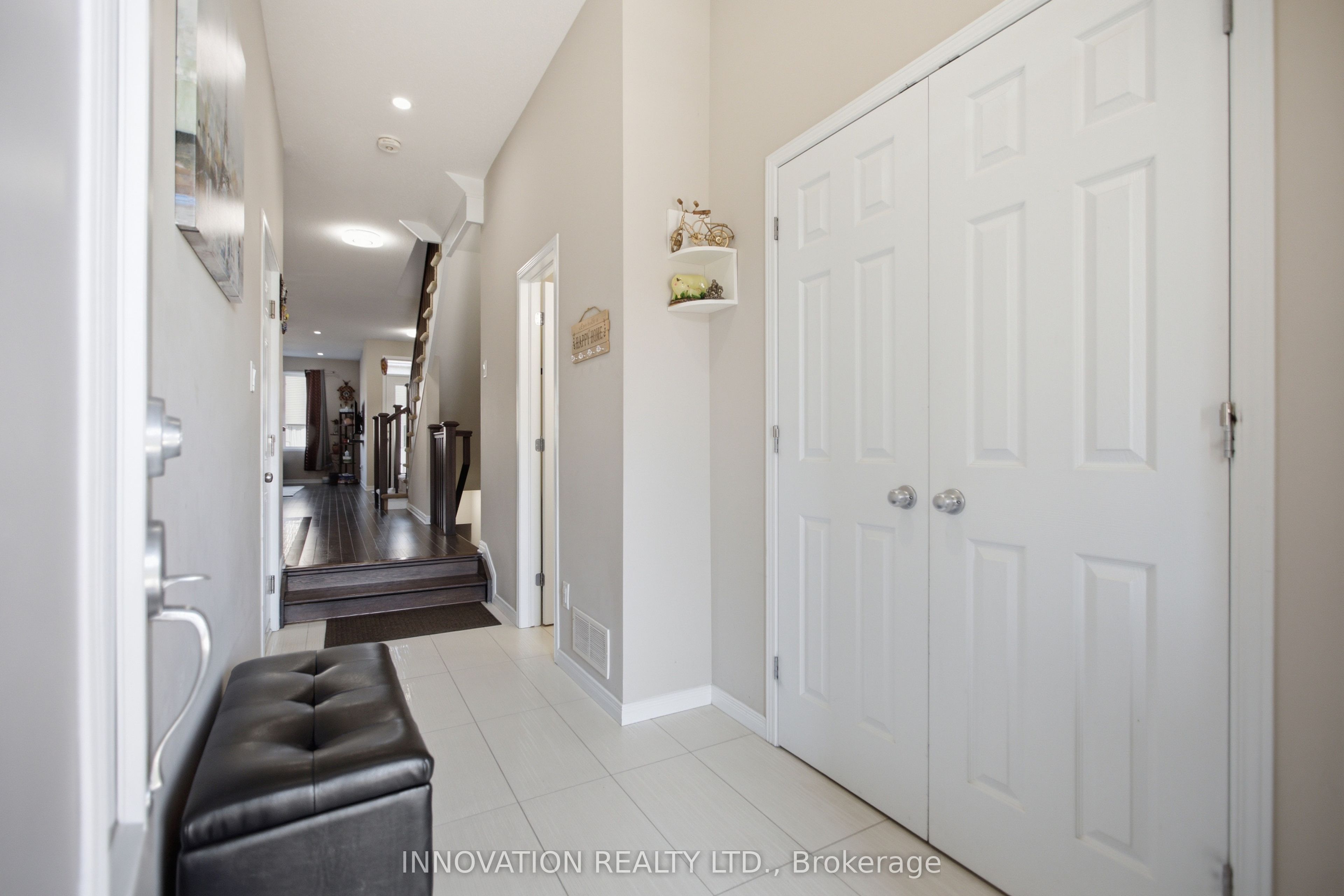 517 Dressage Avenue, Kanata, ON K2V 0C8 photo 2
