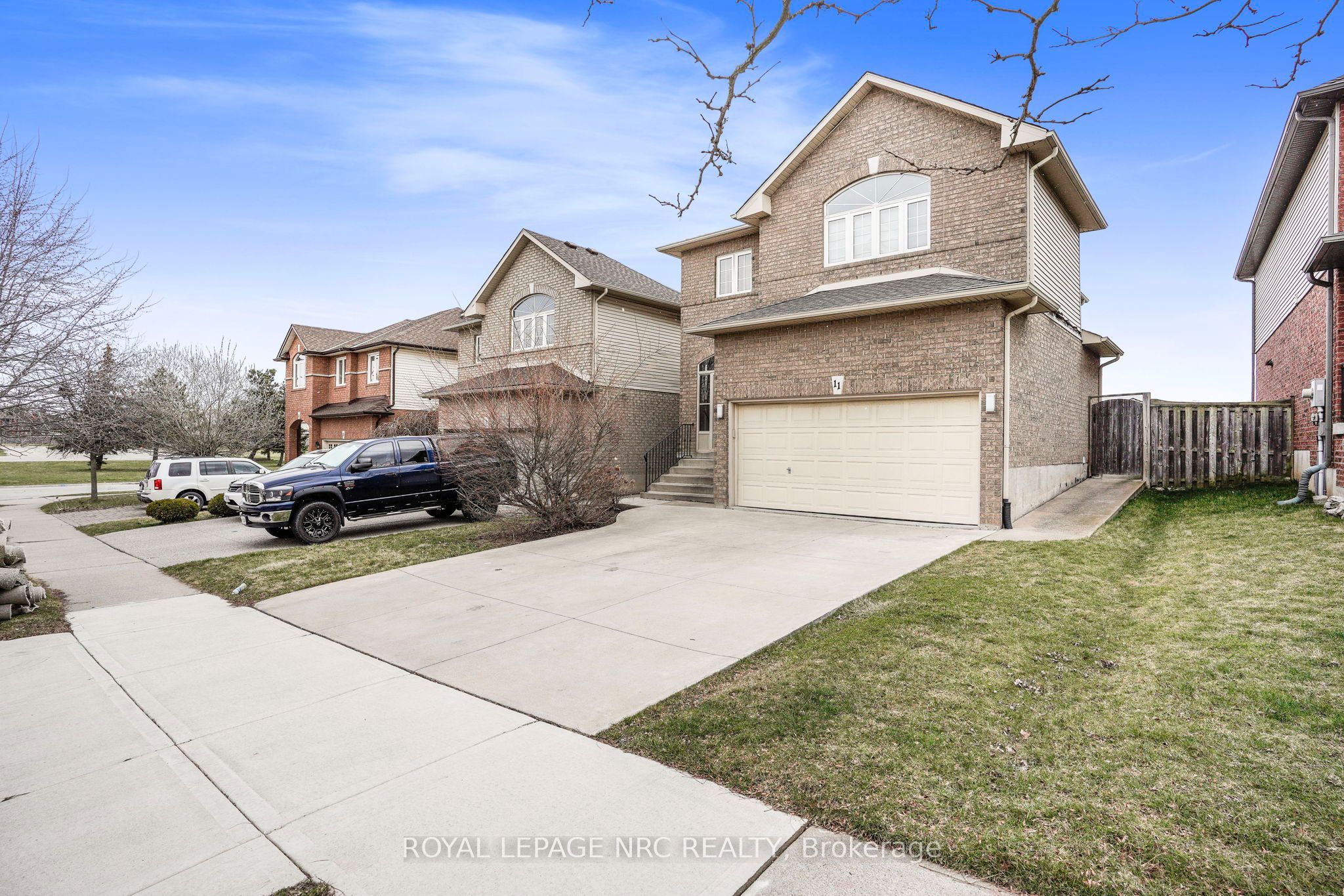 11 Meadow Wood Crescent Basement, Hamilton, ON L8J 3Z7