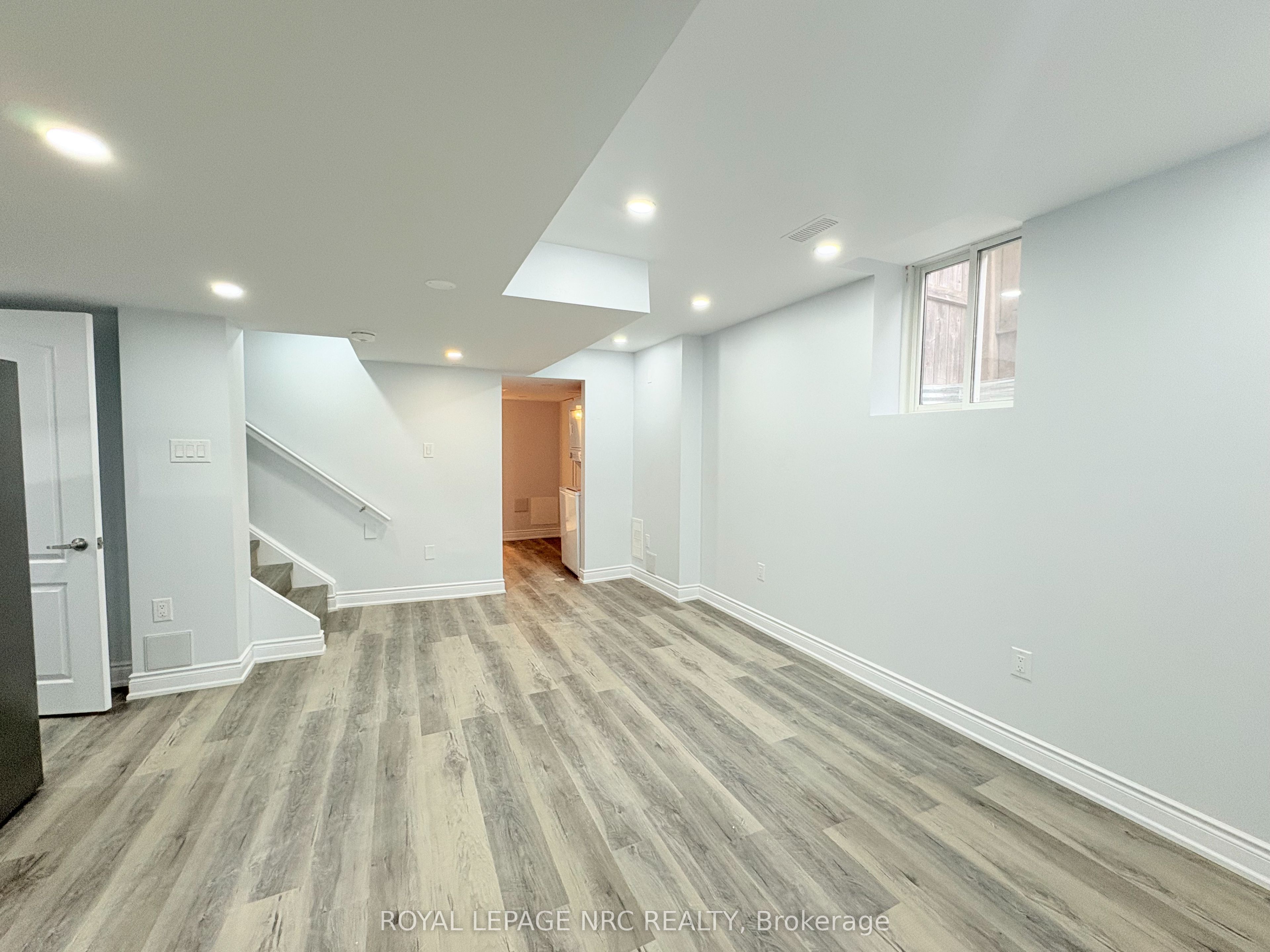 11 Meadow Wood Crescent Basement, Hamilton, ON L8J 3Z7 photo 3