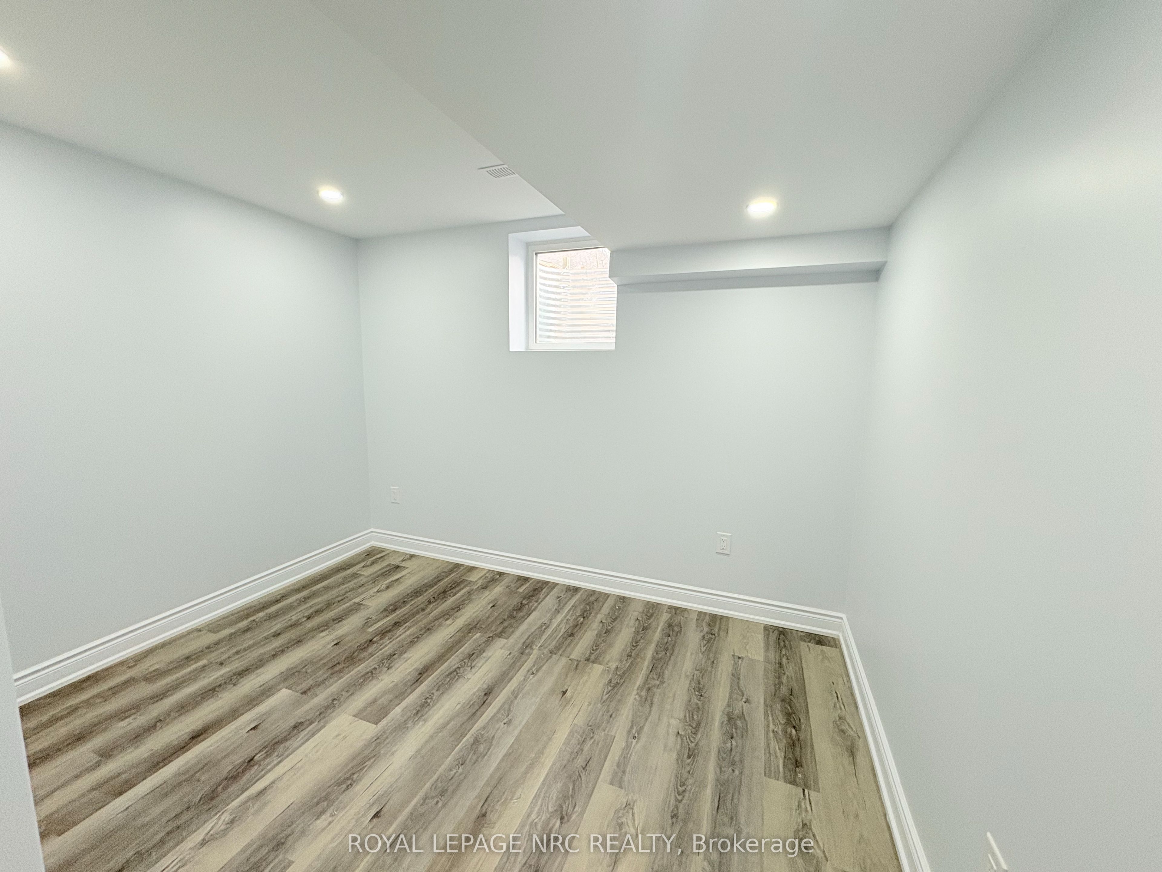 11 Meadow Wood Crescent Basement, Hamilton, ON L8J 3Z7 photo 4