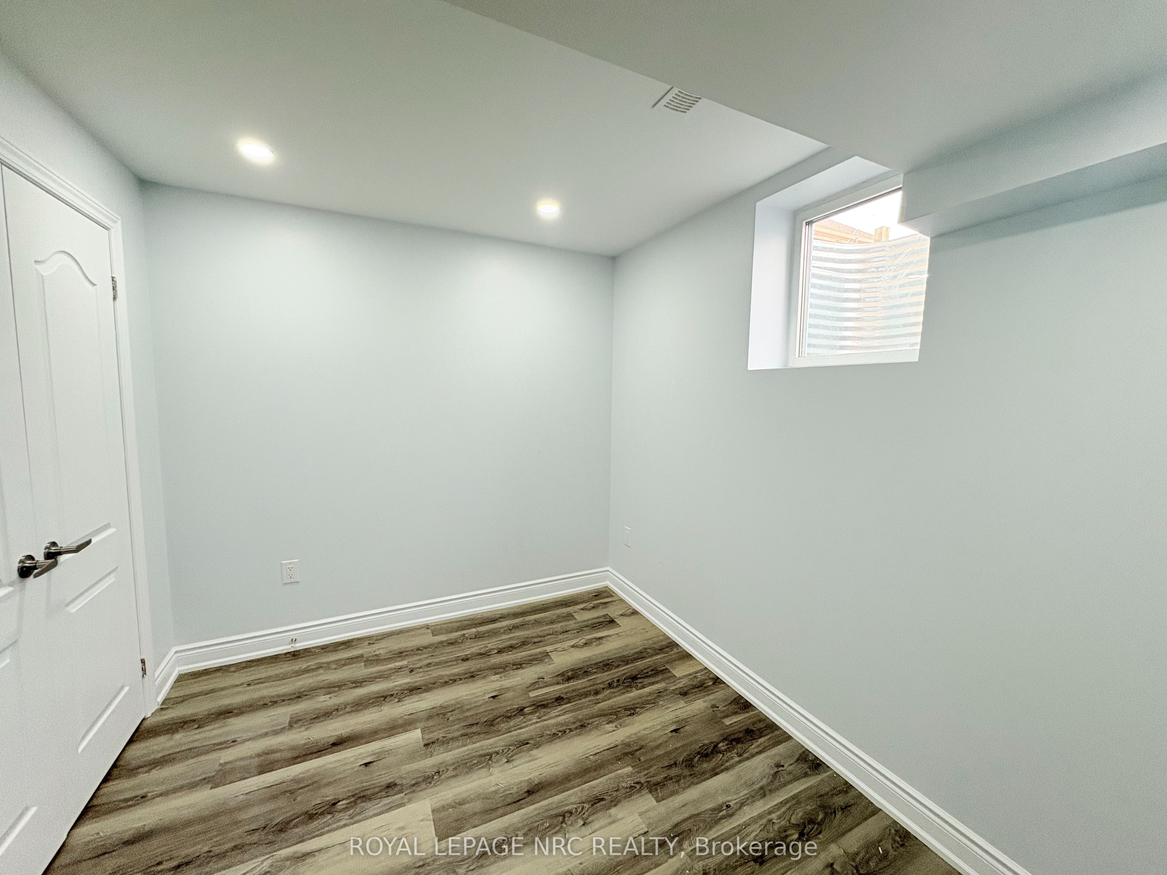 11 Meadow Wood Crescent Basement, Hamilton, ON L8J 3Z7 photo 5