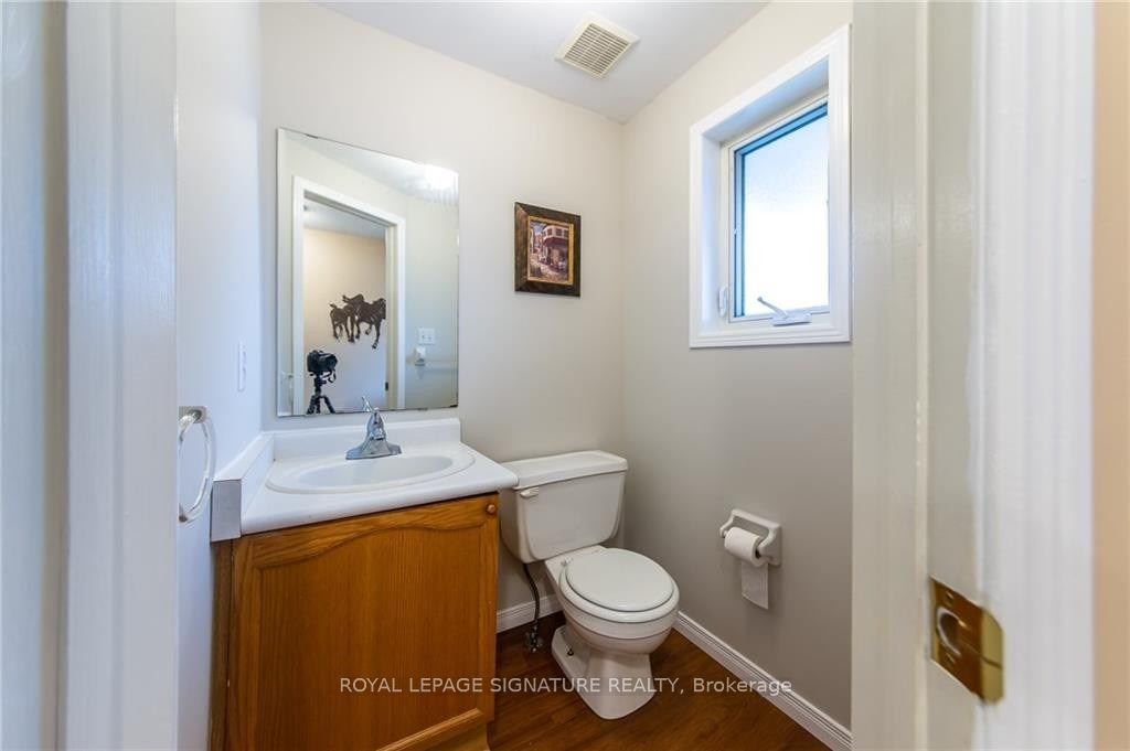 426 Downsview Place, Waterloo, ON N2K 3T9 photo 3