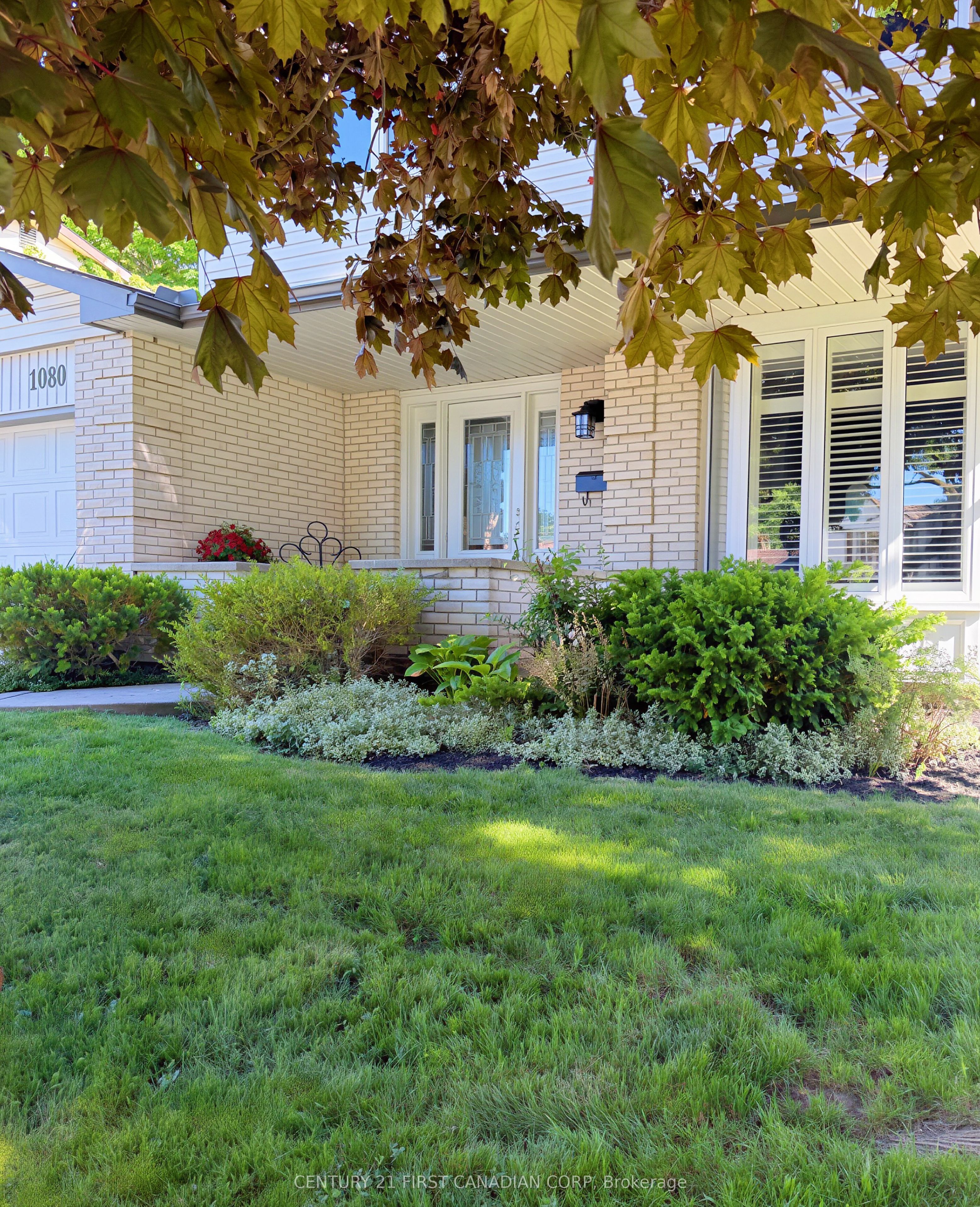 1080 Viscount Road, London South, ON N6K 1H8 photo 2