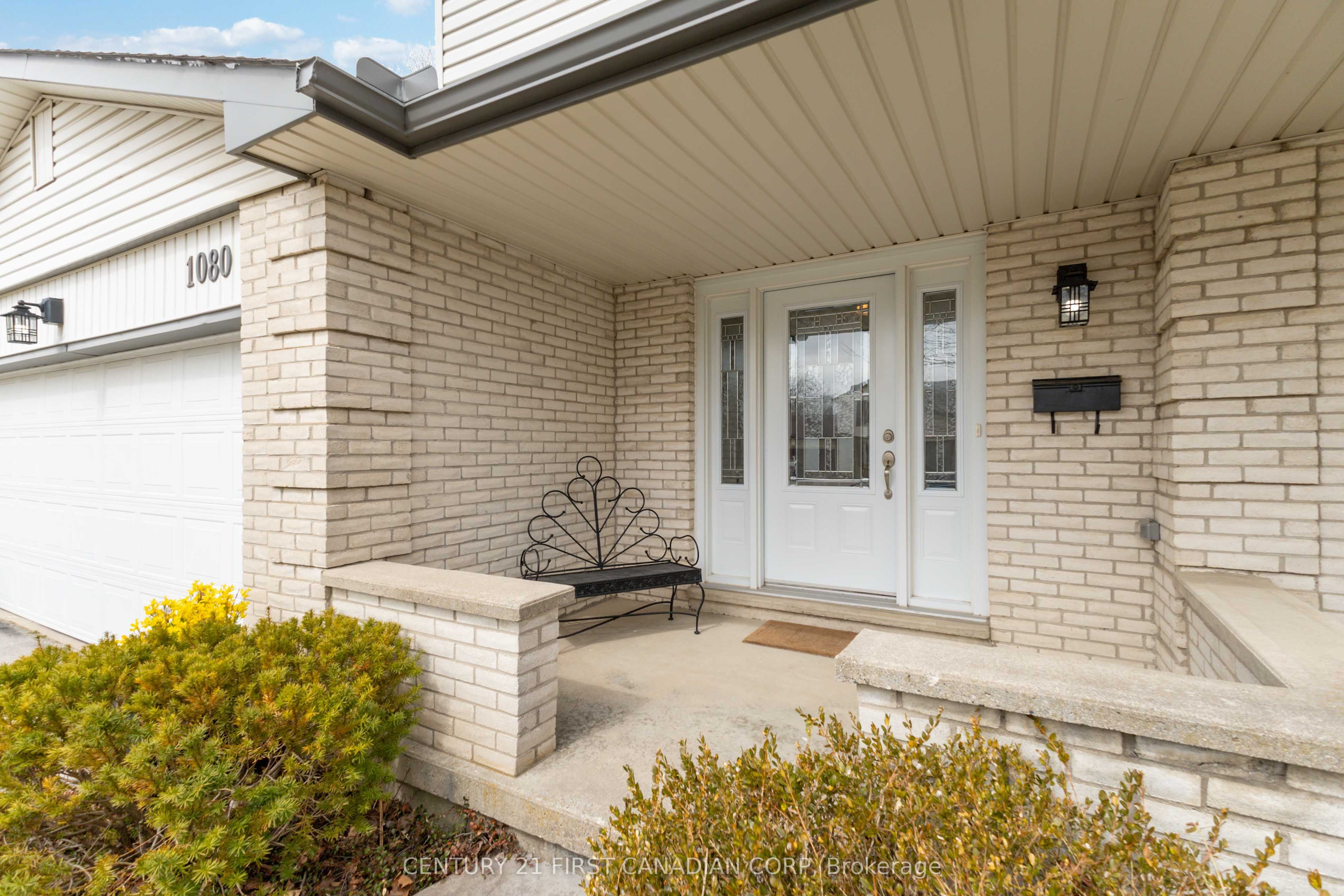 1080 Viscount Road, London South, ON N6K 1H8 photo 3