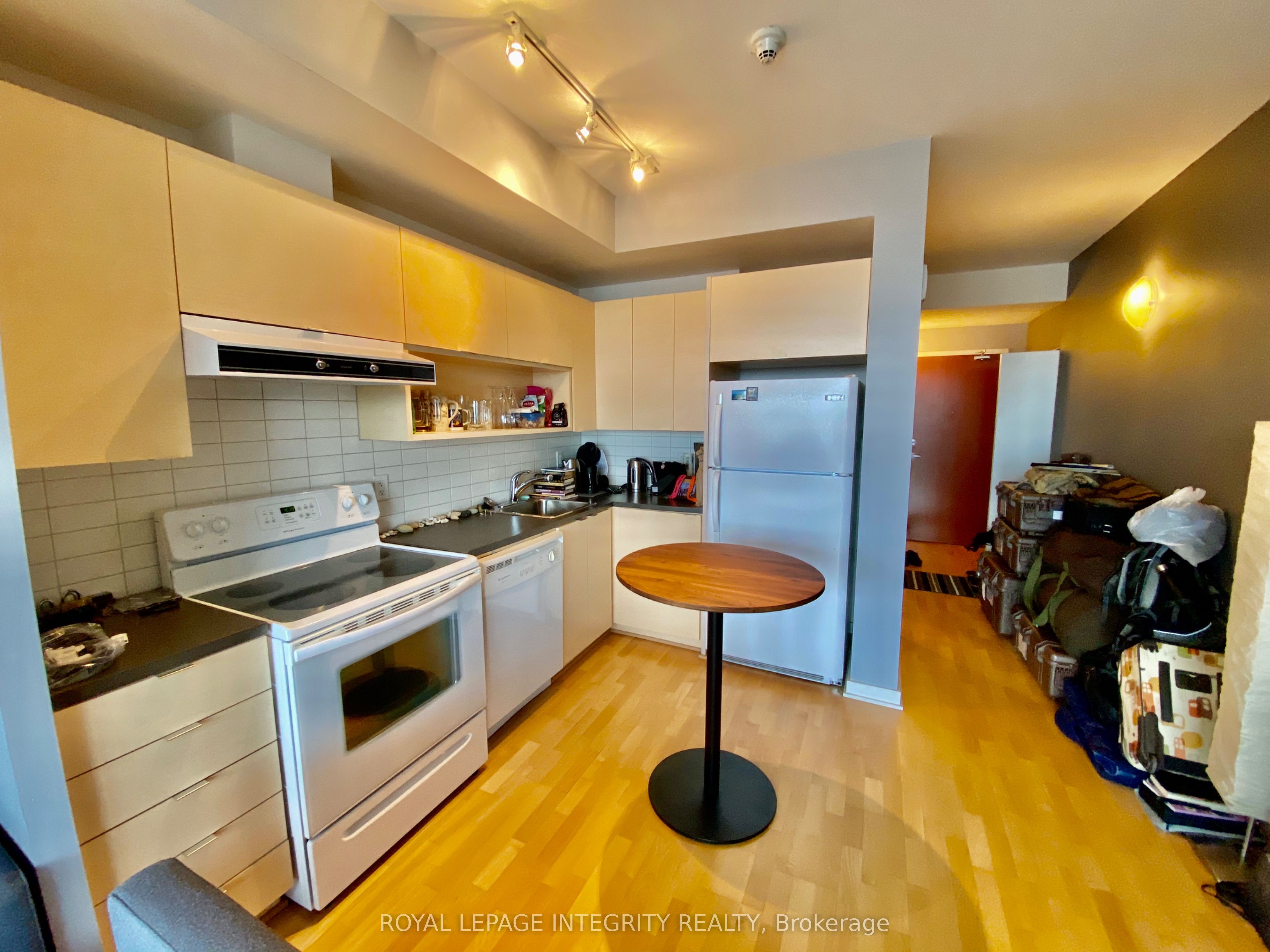 324 Laurier Avenue W 1612, Ottawa Centre, ON K1P 0A4 photo 3