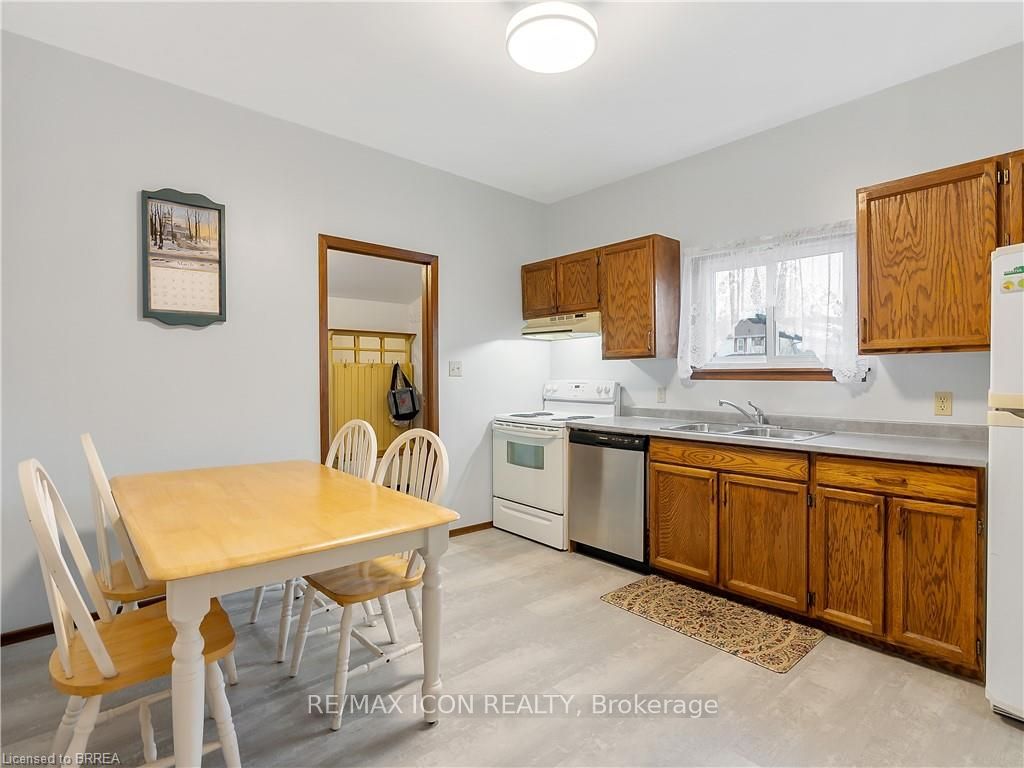 49 Mintern Avenue, Brantford, ON N3S 1K9 photo 4