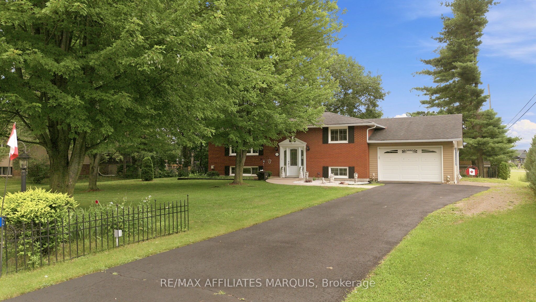 57 Golf Club Road, Rideau Lakes, ON K7A 4S5 photo 3