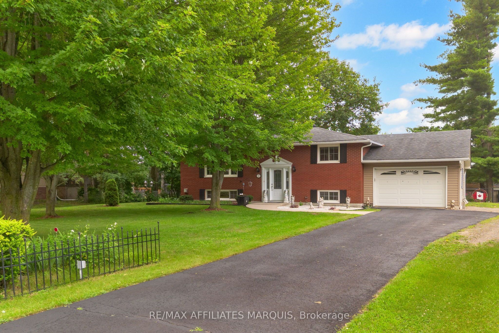 57 Golf Club Road, Rideau Lakes, ON K7A 4S5 photo 5