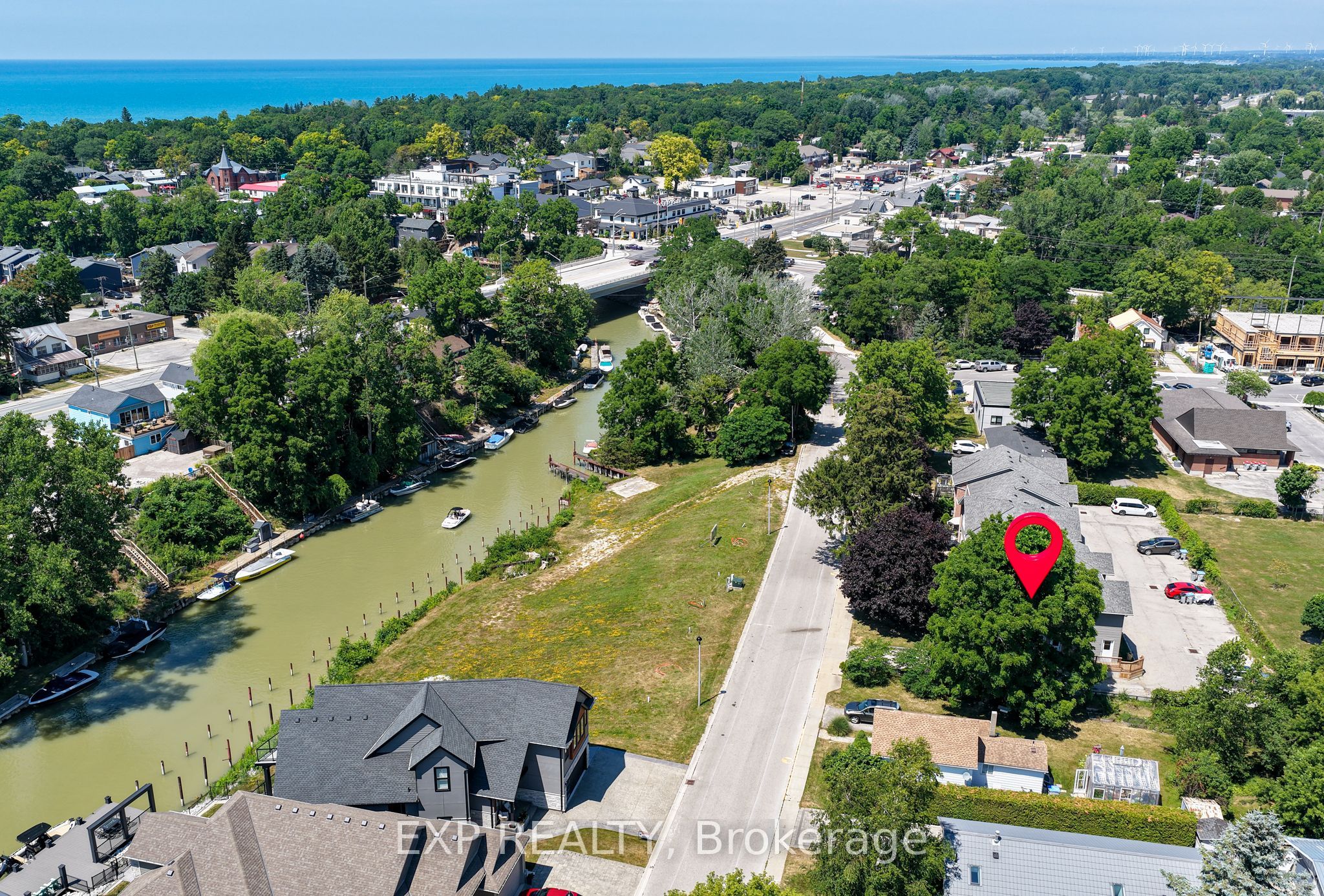 18 Sauble River Road 8, Lambton Shores, ON N0M 1T0 photo 4