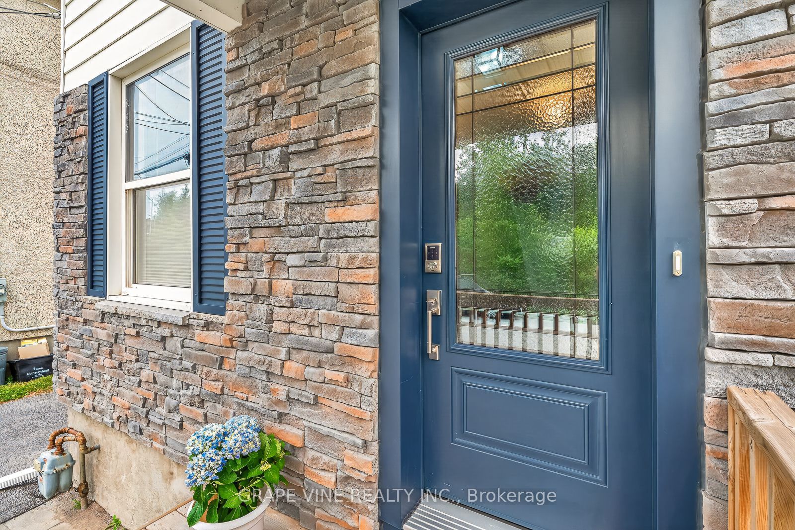 31 Westmount Avenue, West Centre Town, ON K1Y 3K2 photo 4