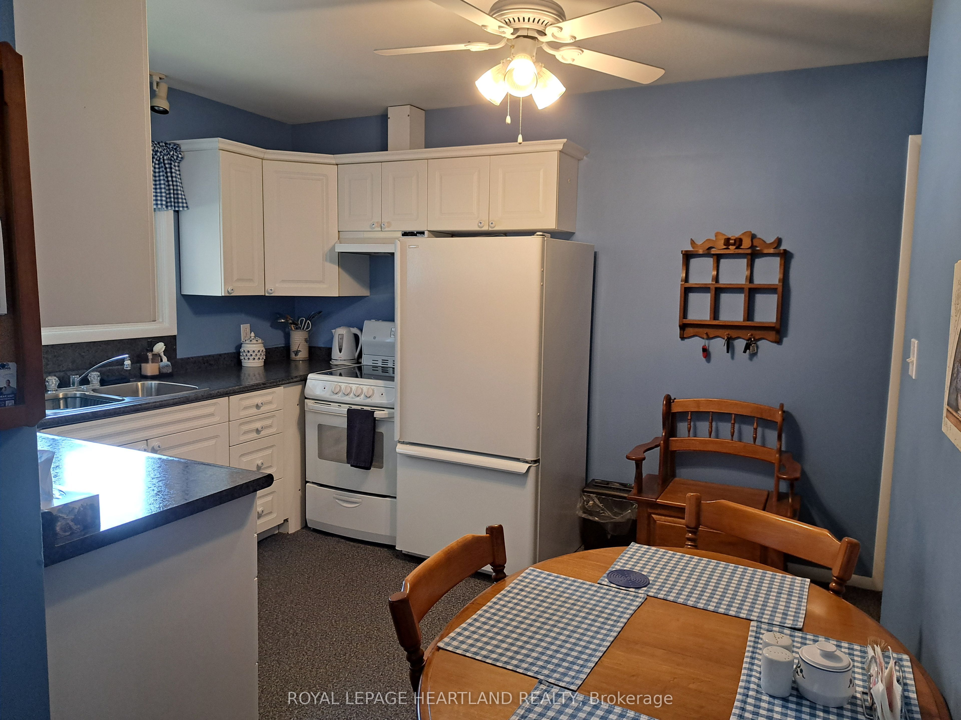 154 Thomas Street, South Huron, ON N0M 1S2 photo 2