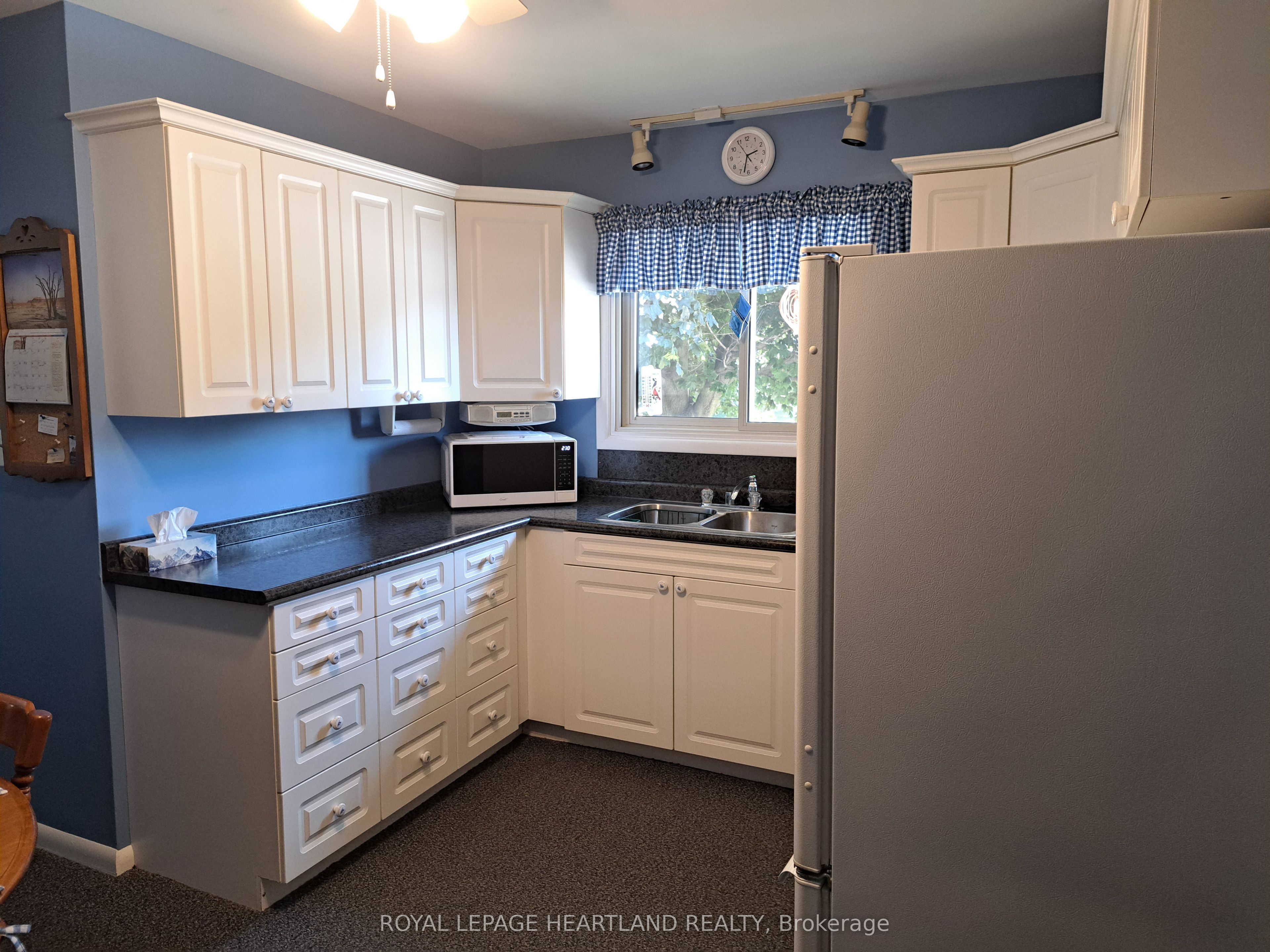 154 Thomas Street, South Huron, ON N0M 1S2 photo 4