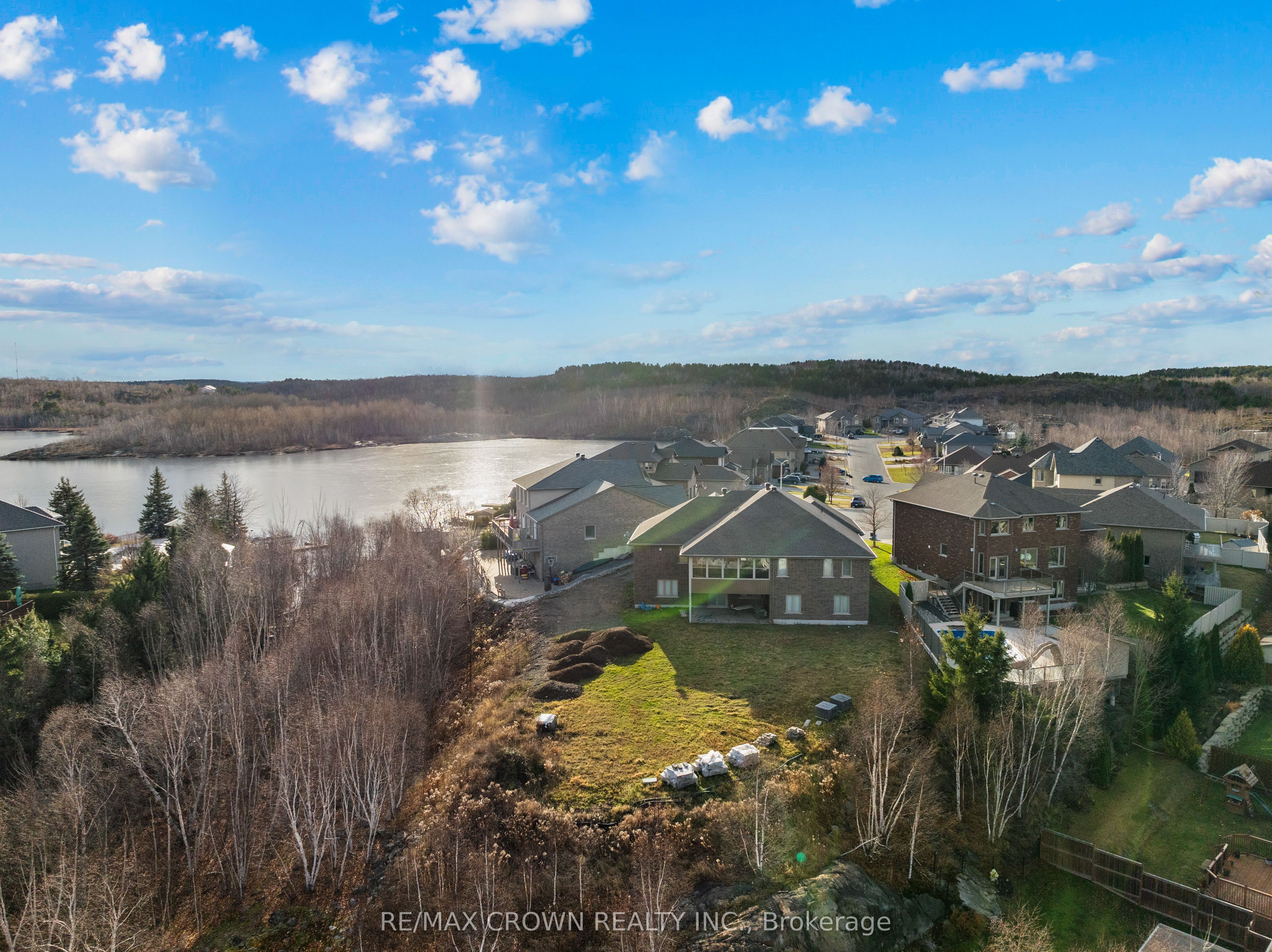 3 Columba Terrace, Greater Sudbury, ON P3E 0B3 photo 2