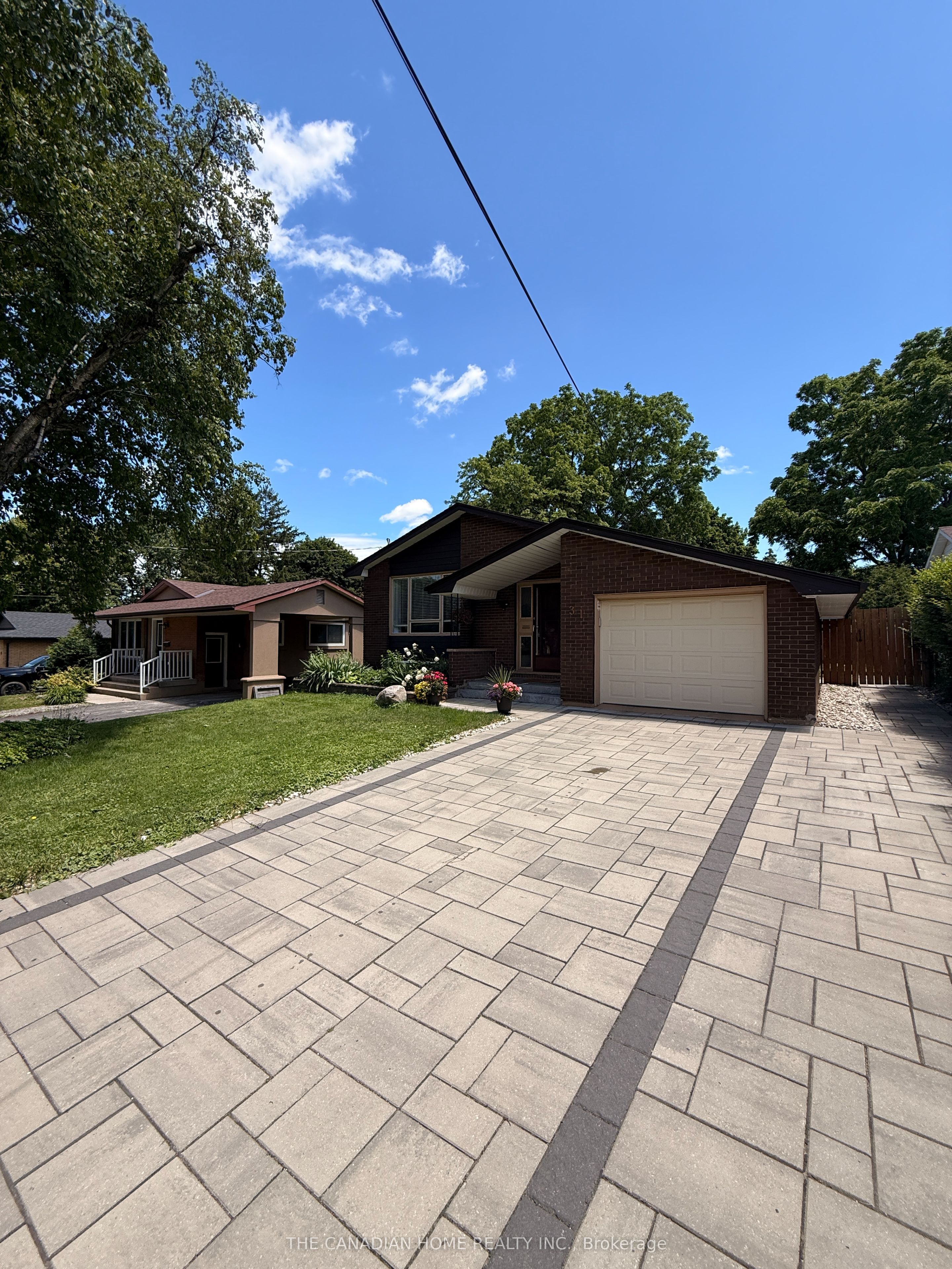 31 Brenlyn Court Lower, Hamilton, ON L9C 4N8 photo 2