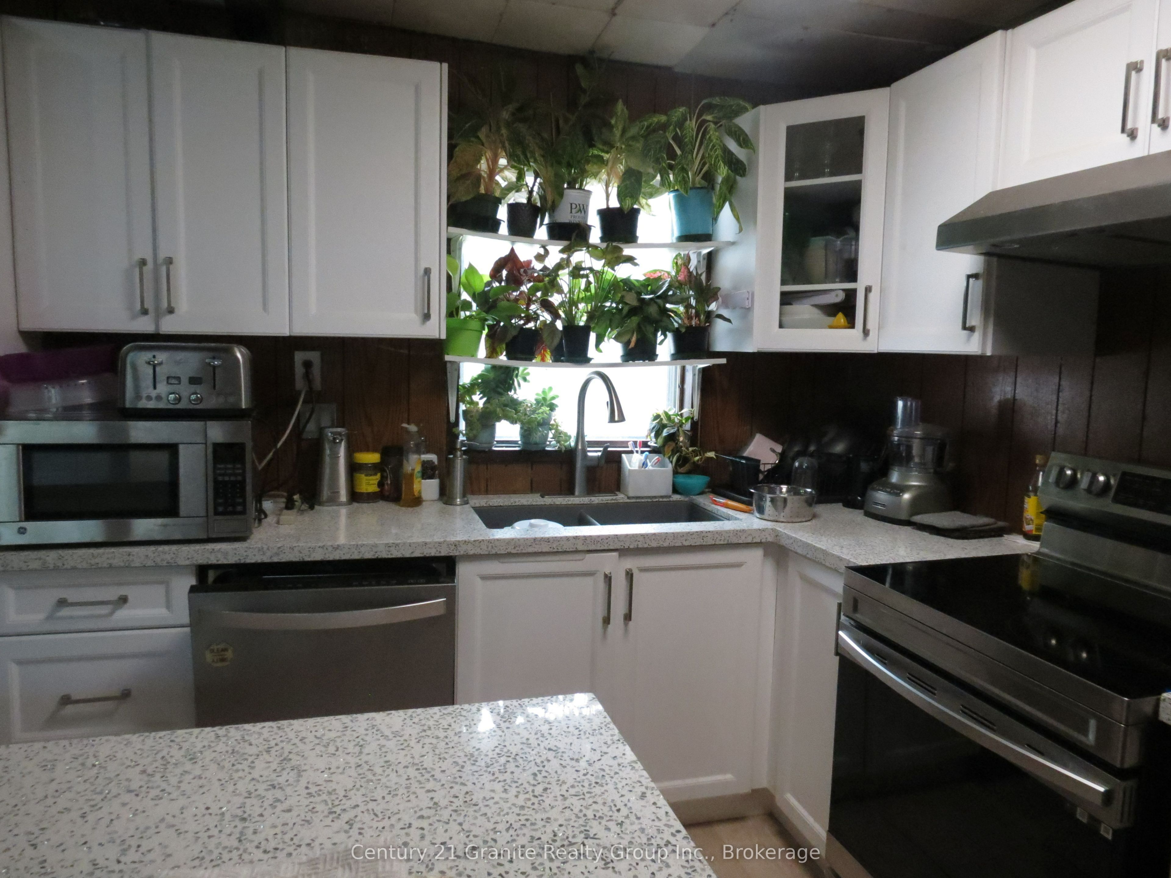 1060 Buttercup Drive, Highlands East, ON K0L 3C0 photo 3